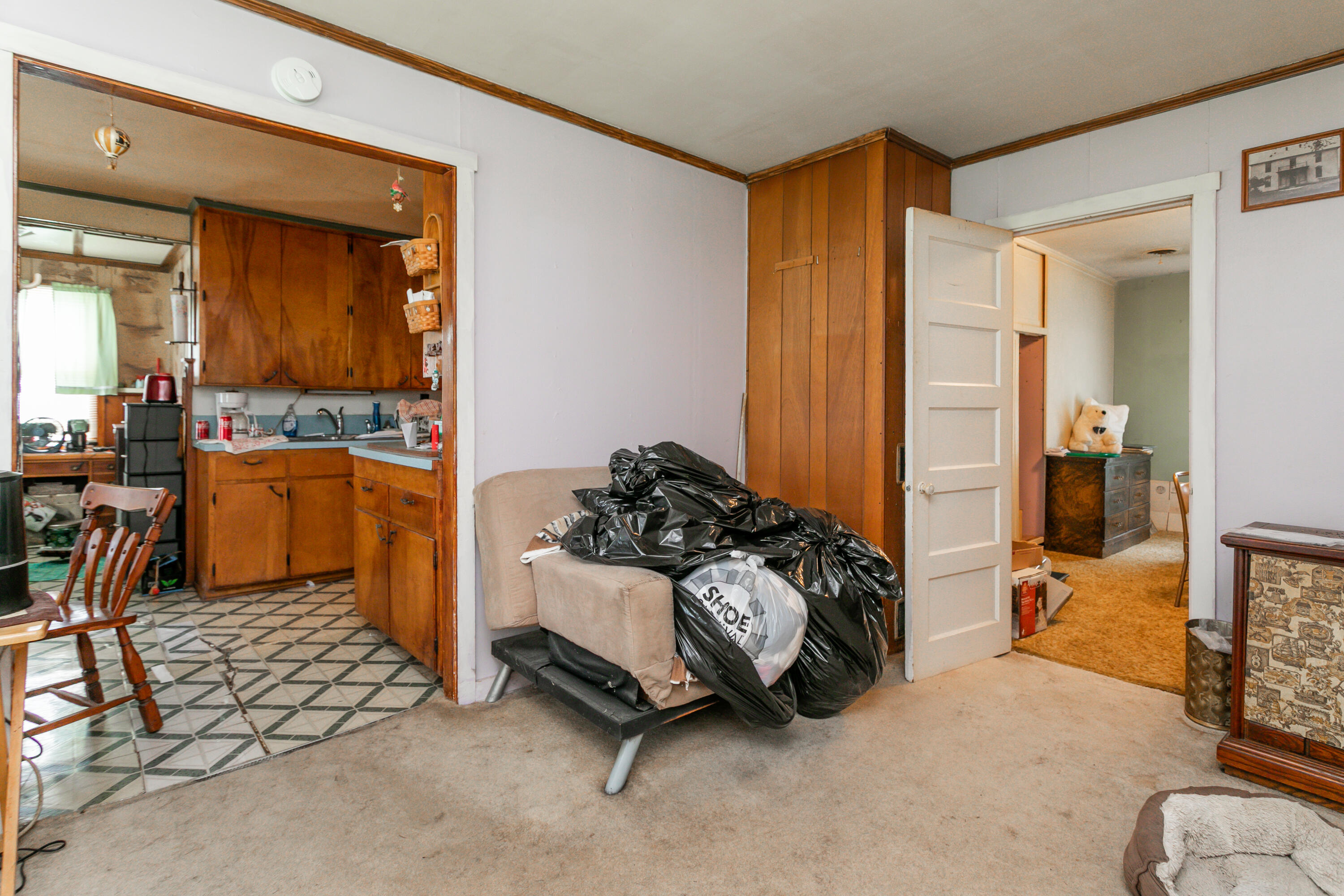 110 Benton St Property Photo 4