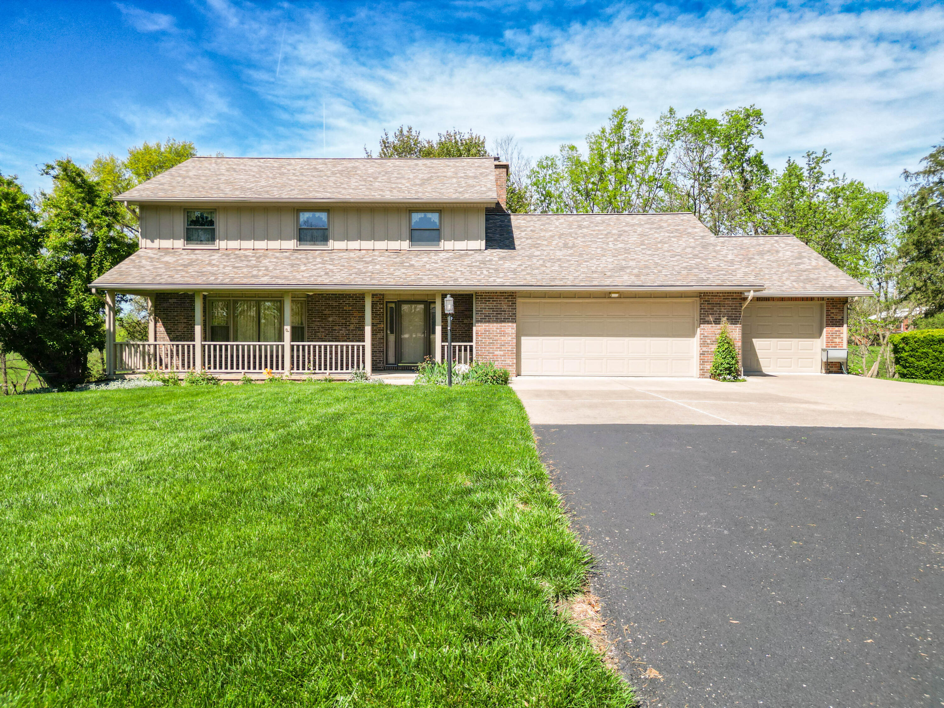 3021 S MAPLE BLUFF DR Property Photo 1
