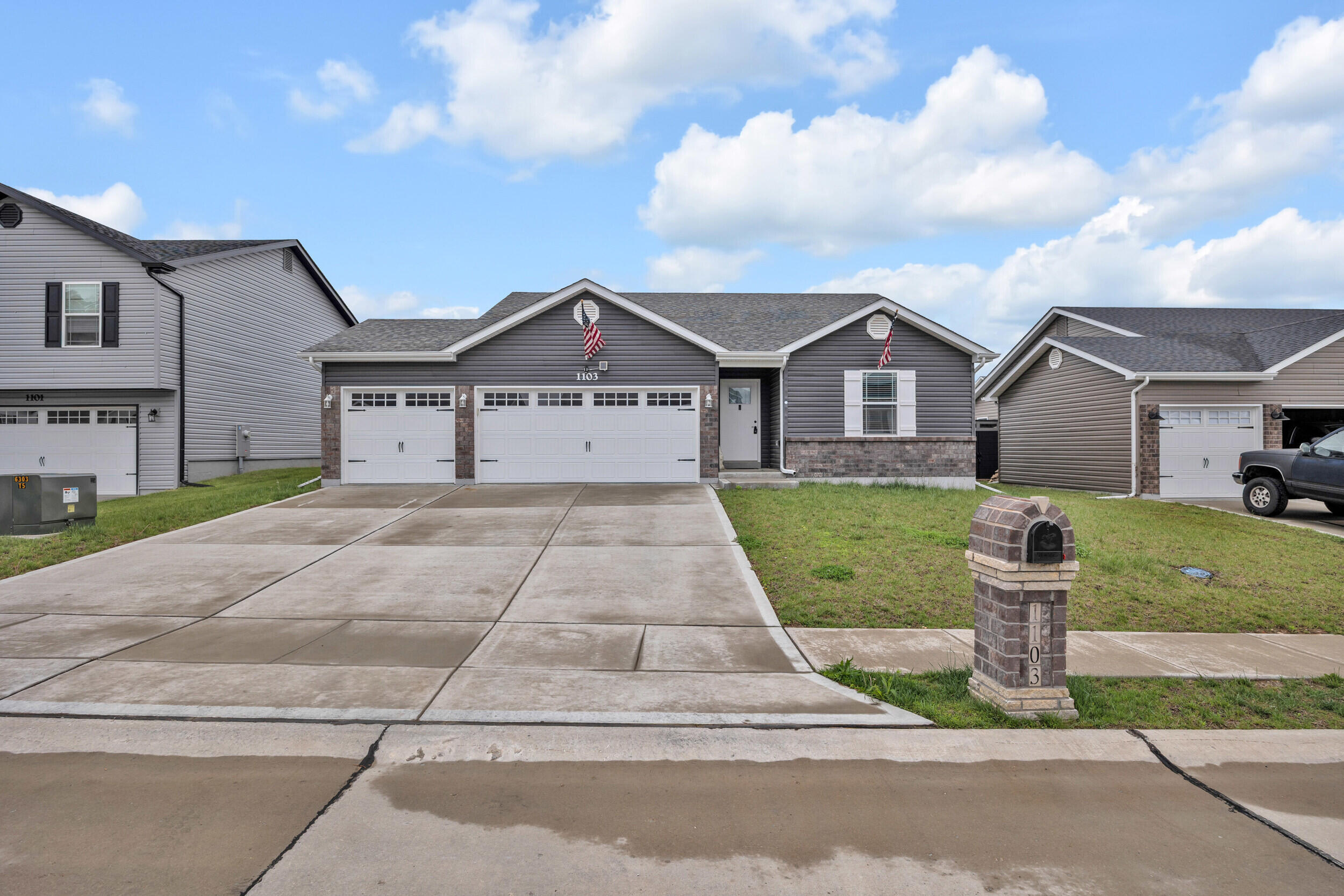 1103 Baseball Dr Property Photo 1