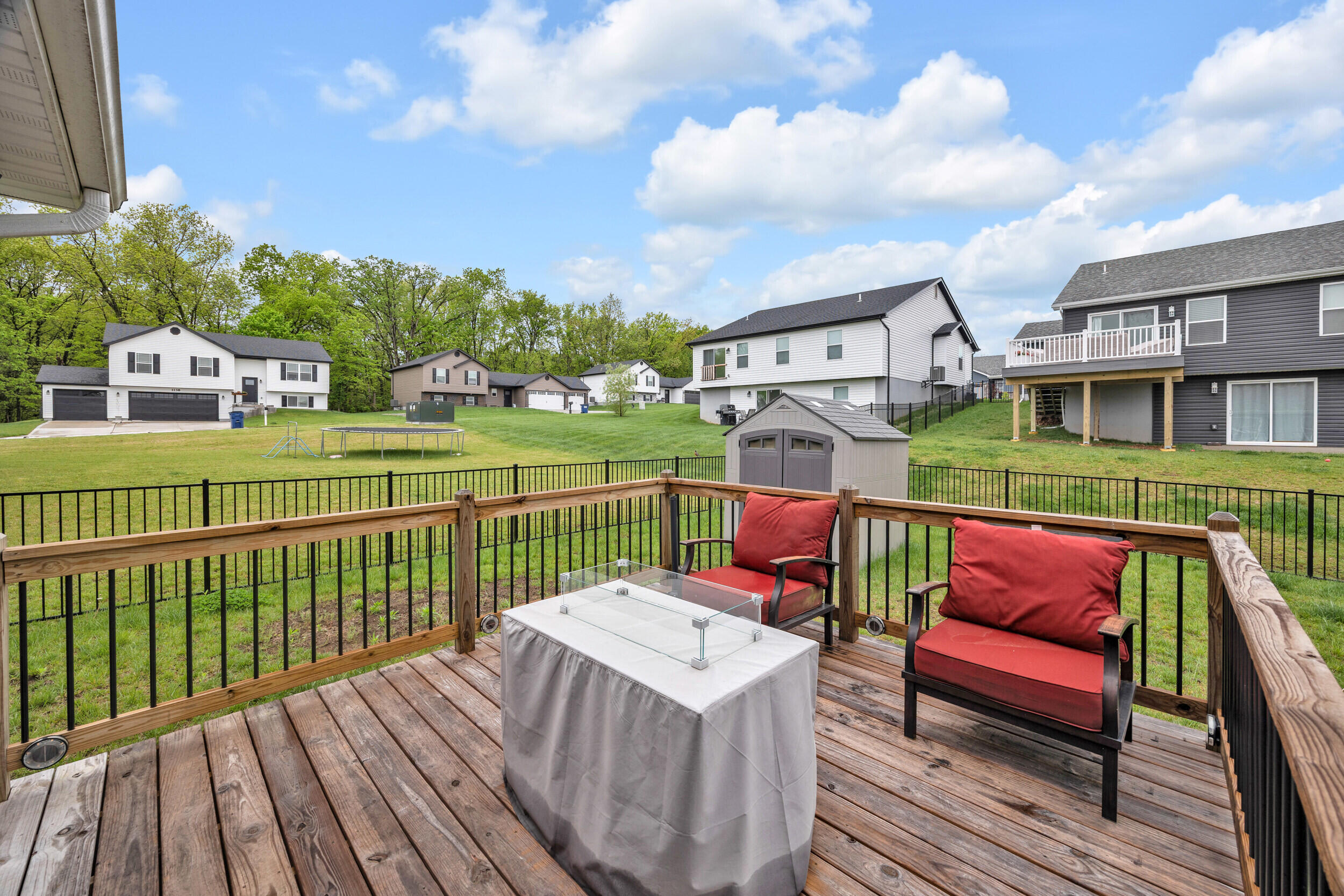 1103 Baseball Dr Property Photo 7