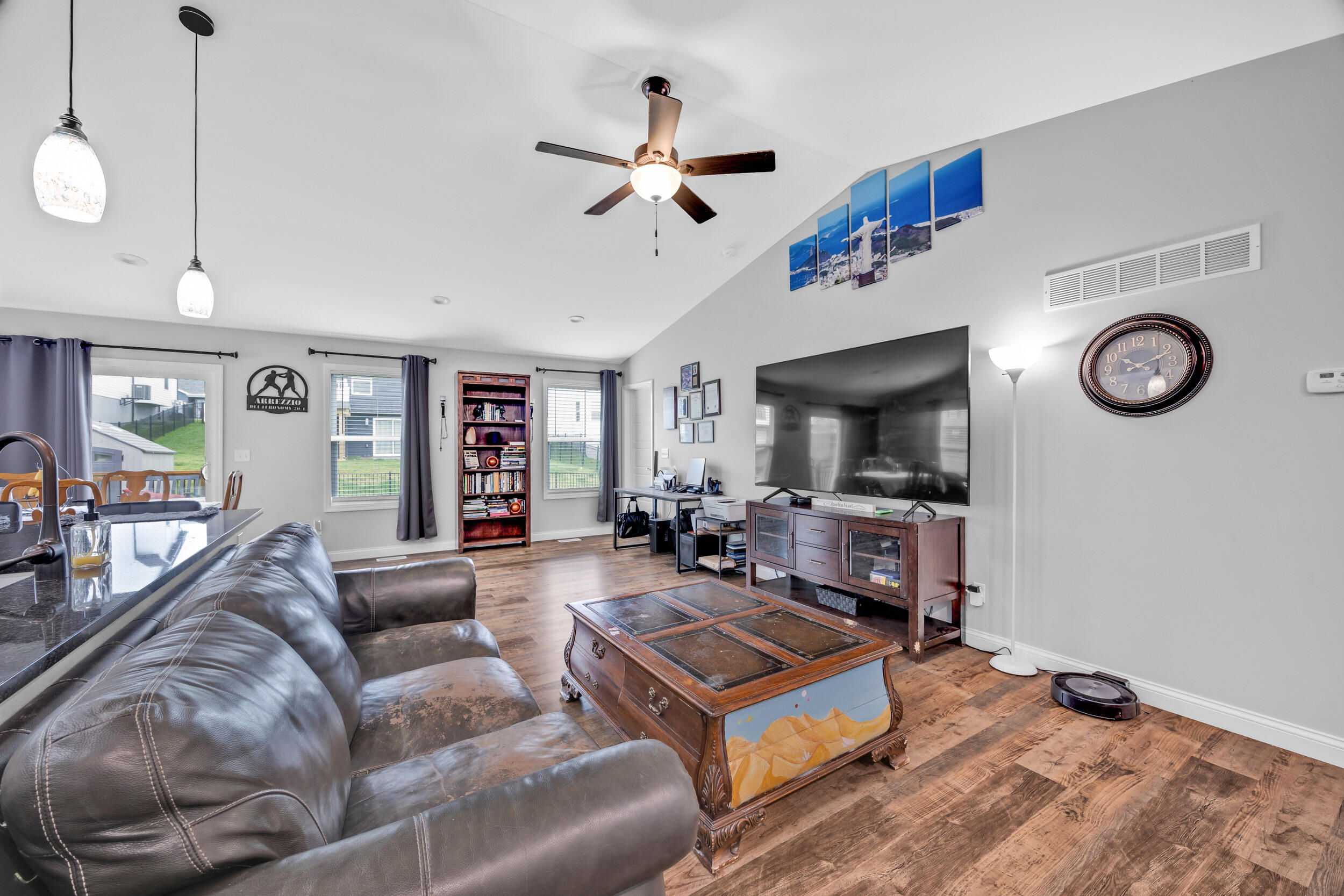 1103 Baseball Dr Property Photo 10