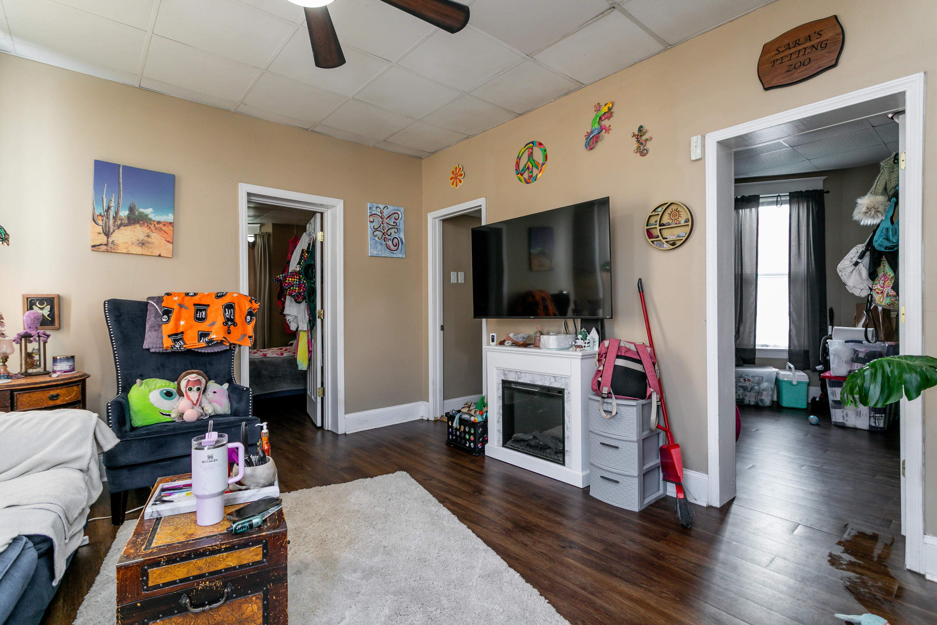 327 Ash St Property Photo 6