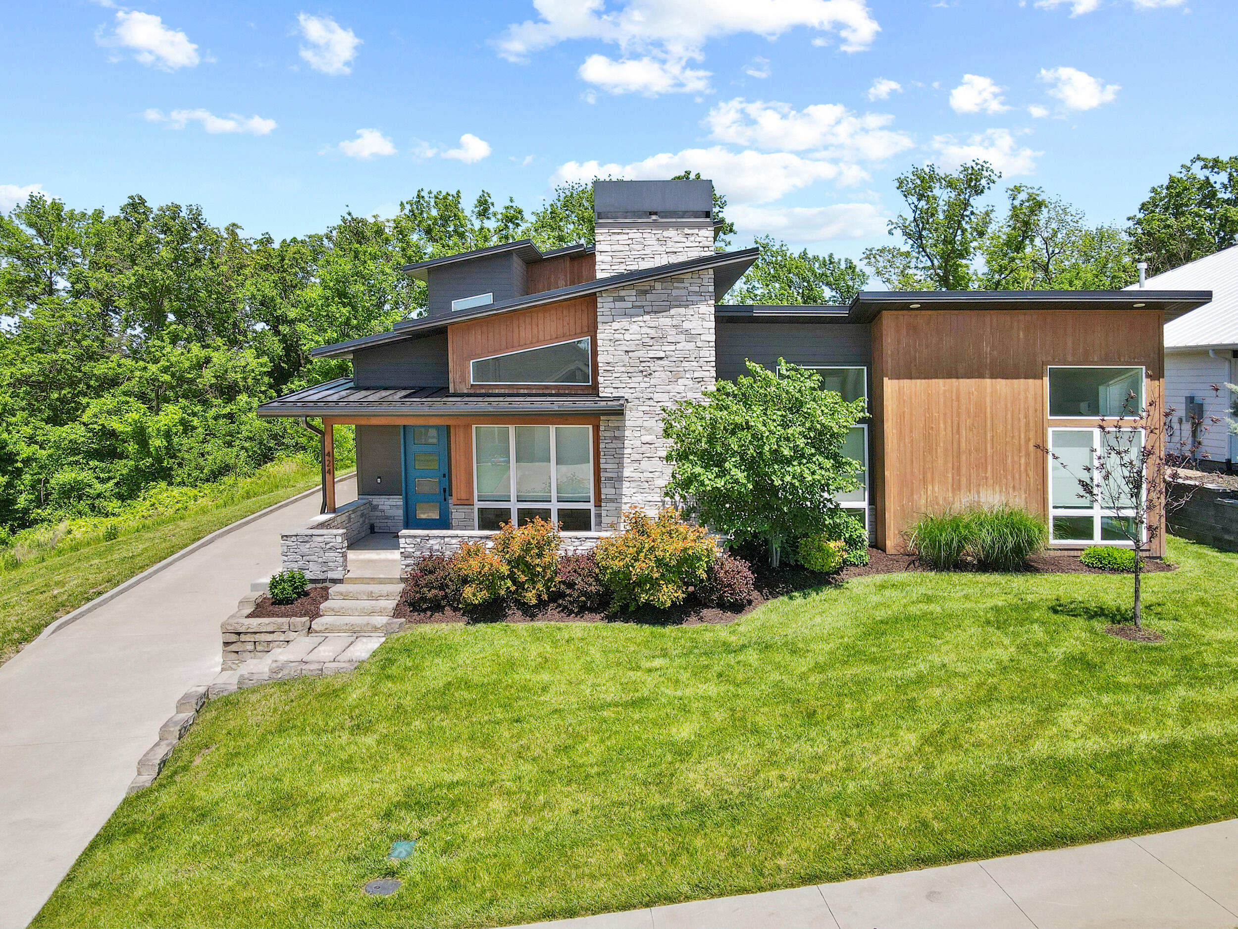 424 ANGELS REST WAY Property Photo 1