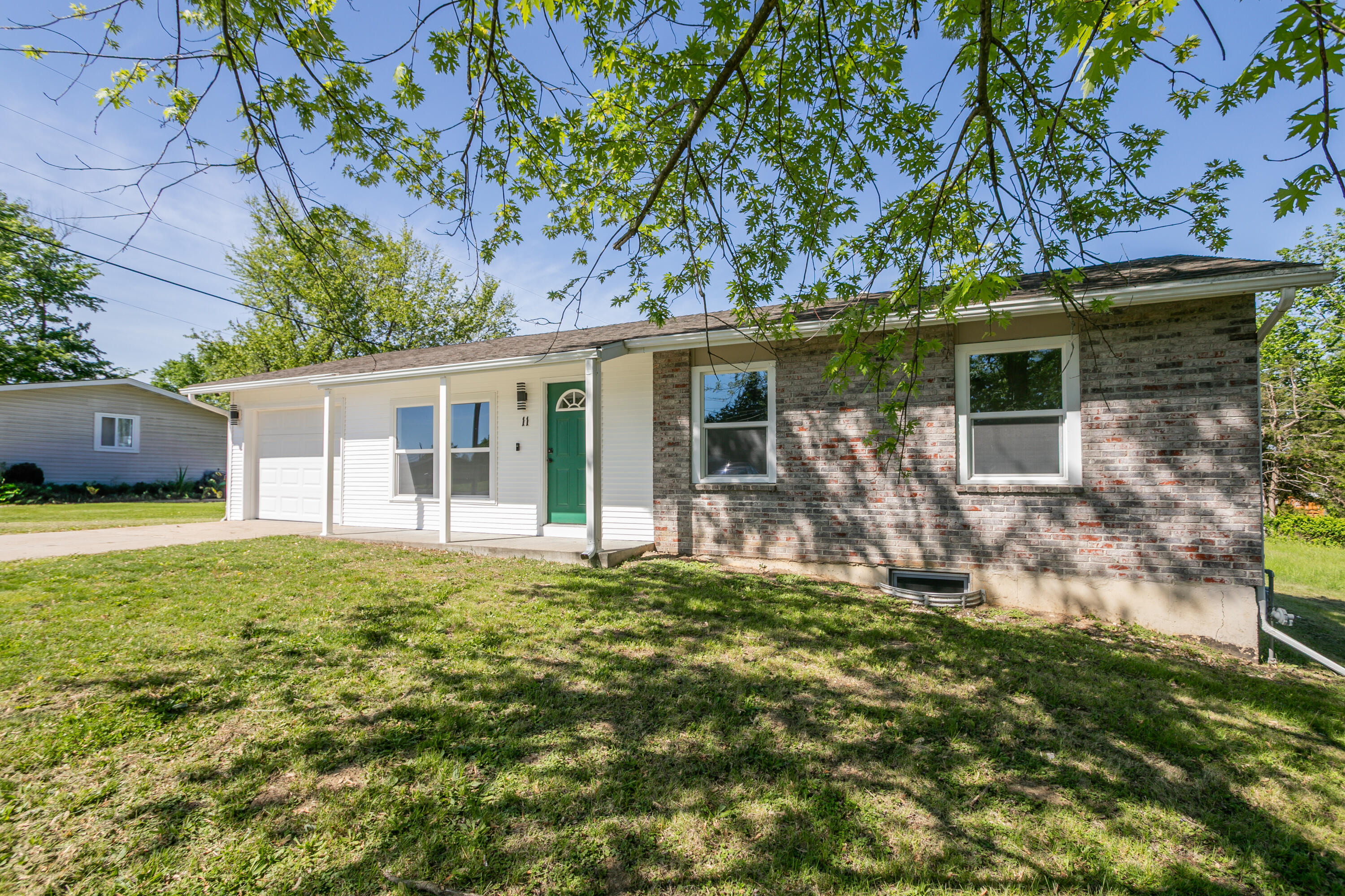 11 Cherokee Ln Property Photo 1