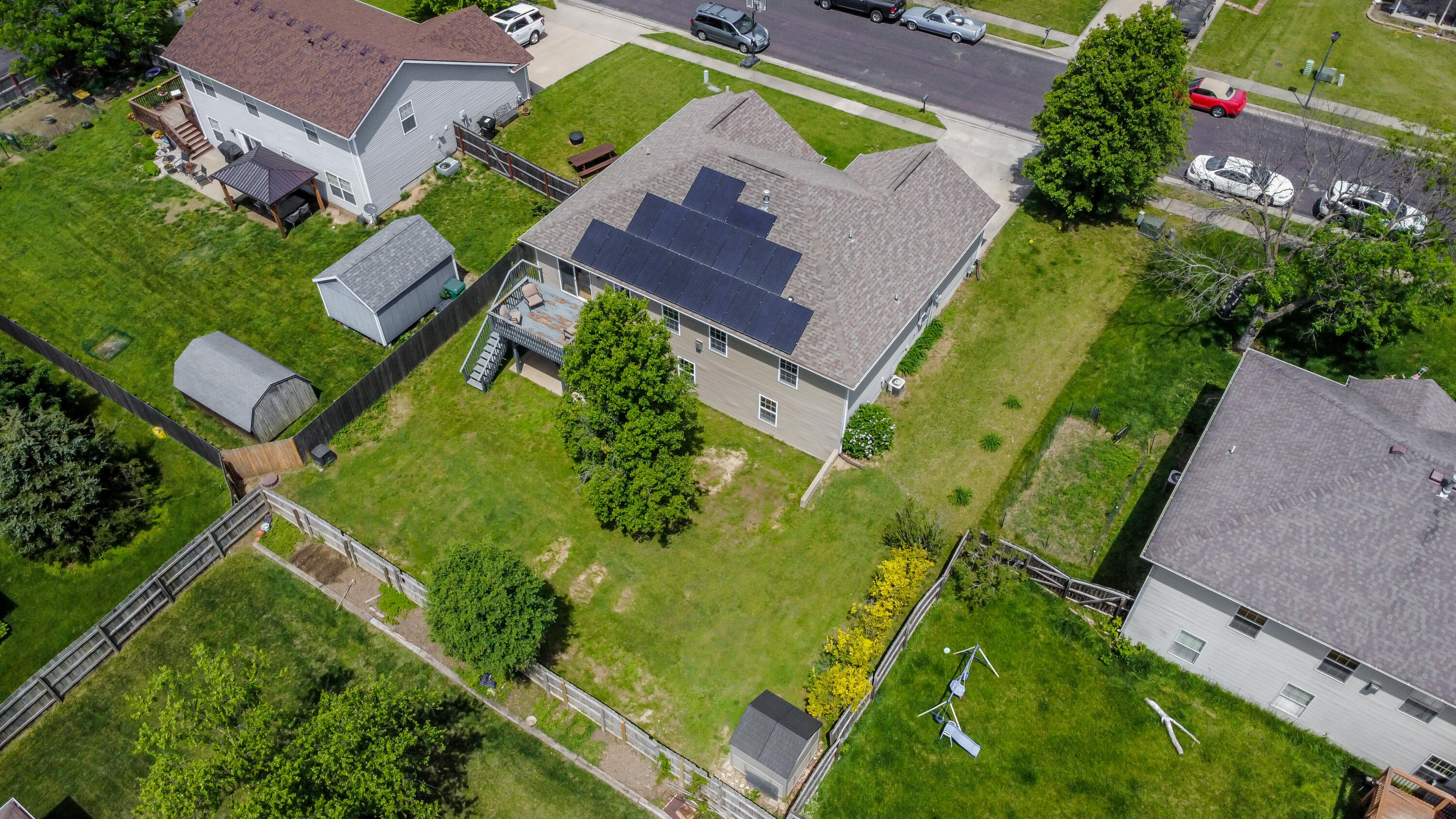 2504 Oakfield Dr Property Photo 4