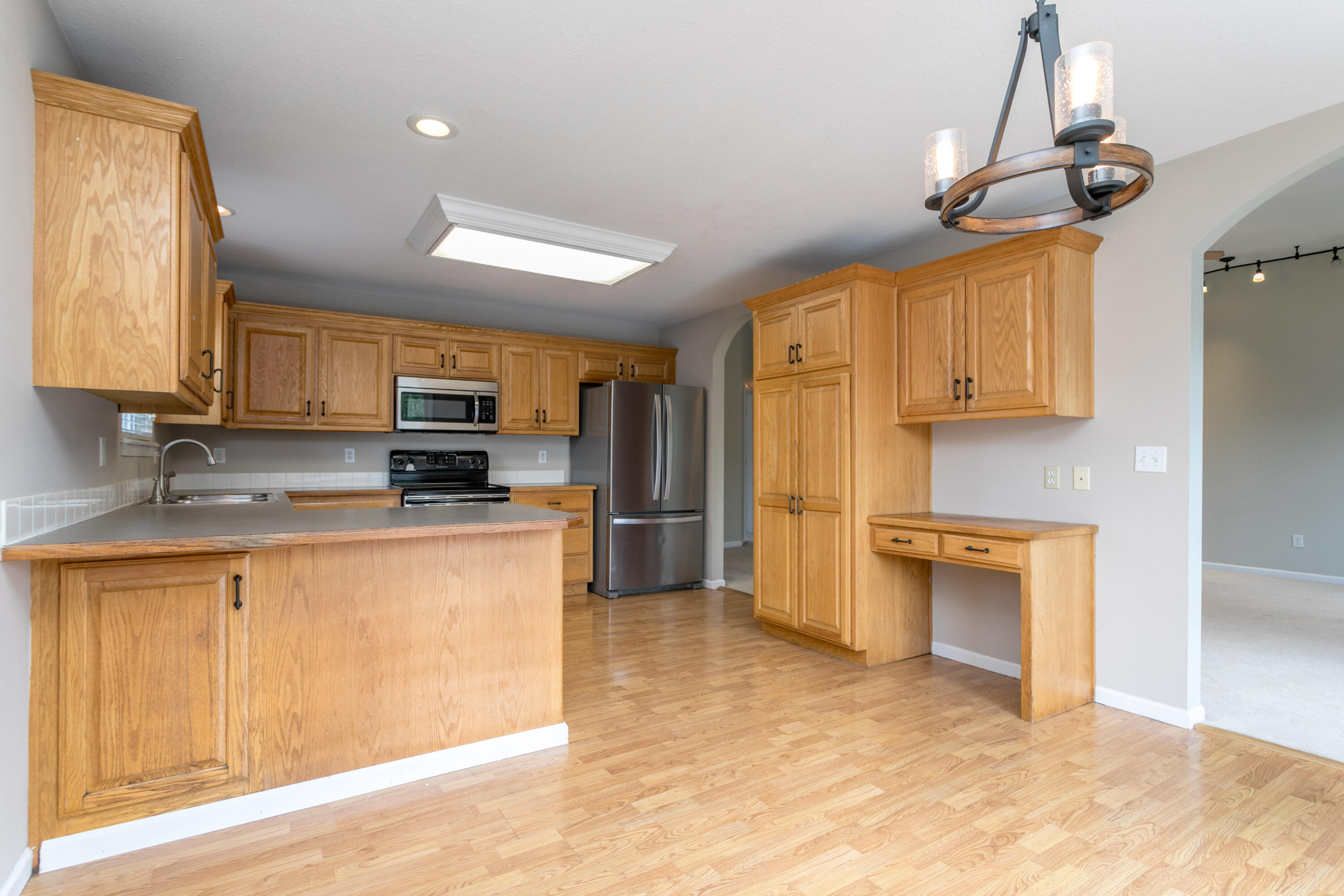 2504 Oakfield Dr Property Photo 10