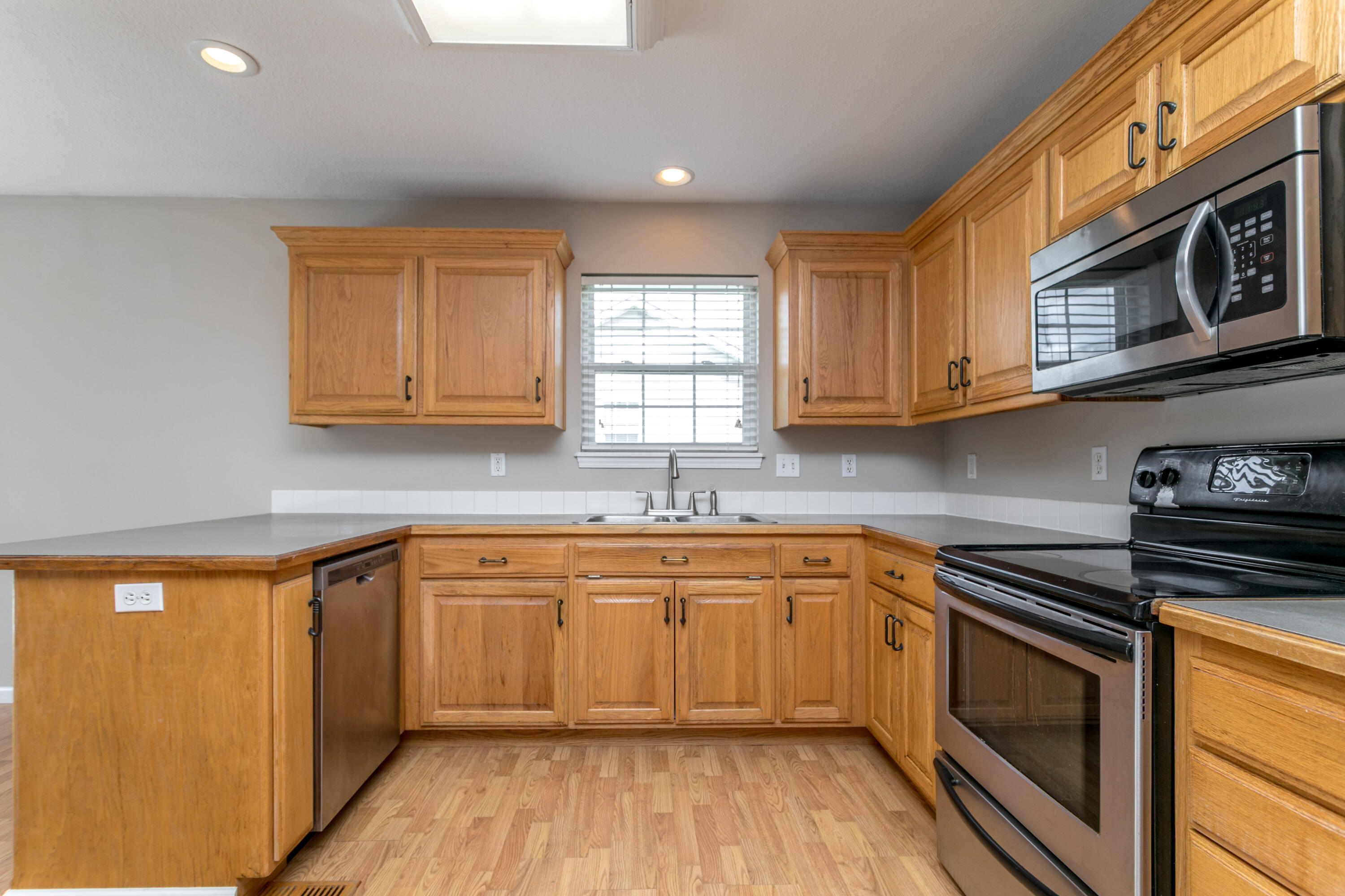 2504 Oakfield Dr Property Photo 13