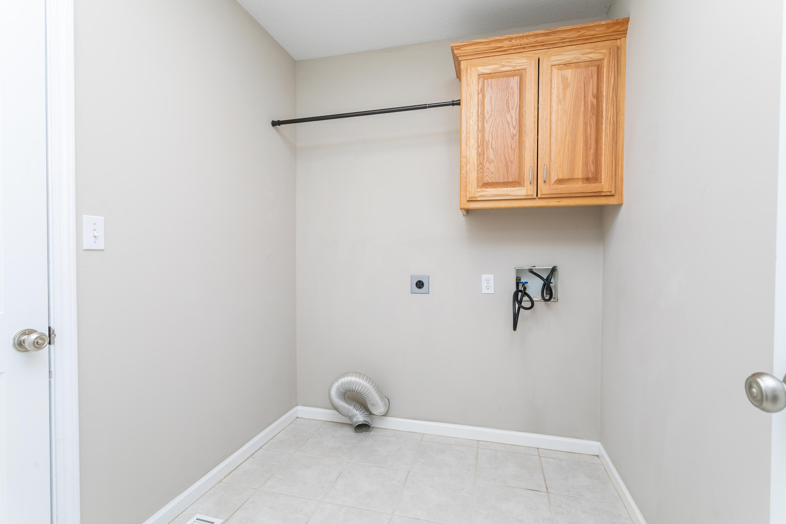 2504 Oakfield Dr Property Photo 14