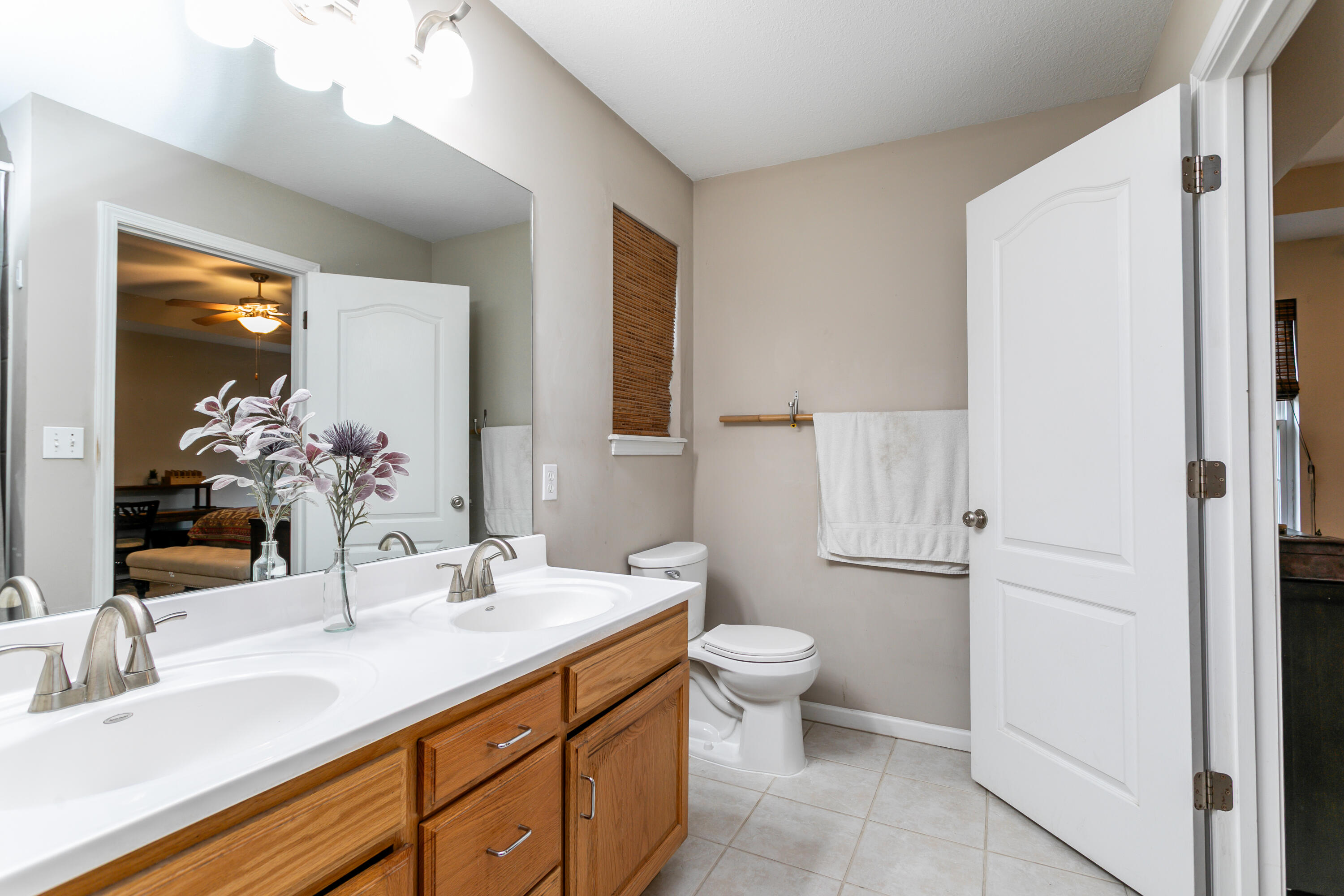 2504 Oakfield Dr Property Photo 16