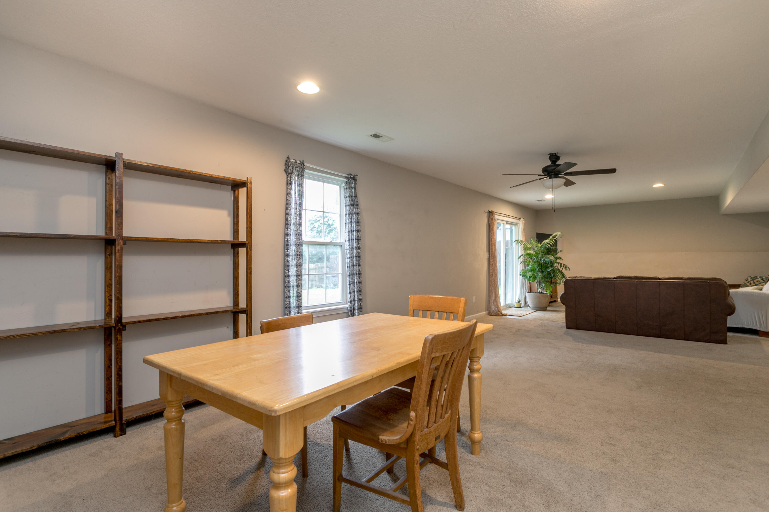 2504 Oakfield Dr Property Photo 24