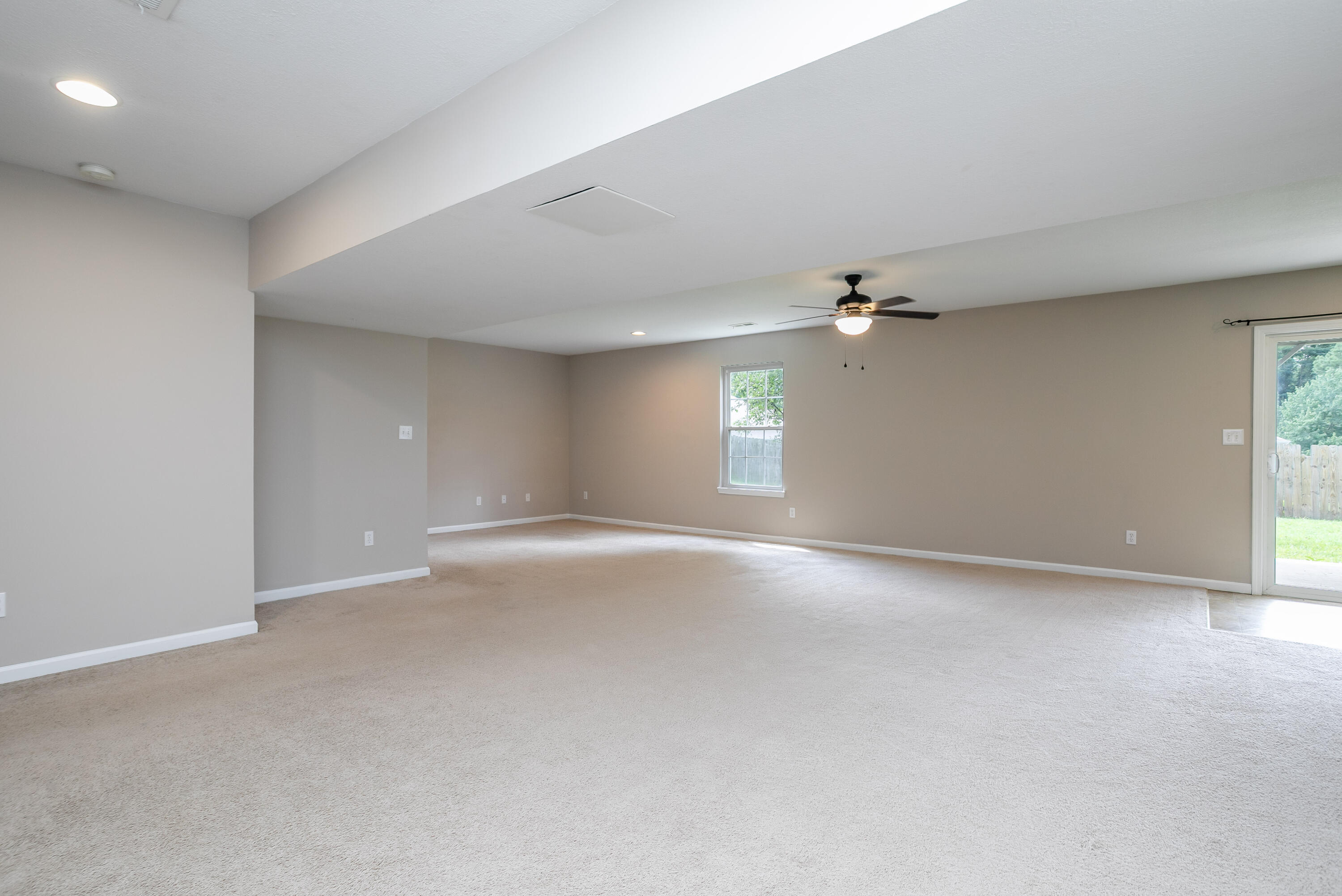 2504 Oakfield Dr Property Photo 25