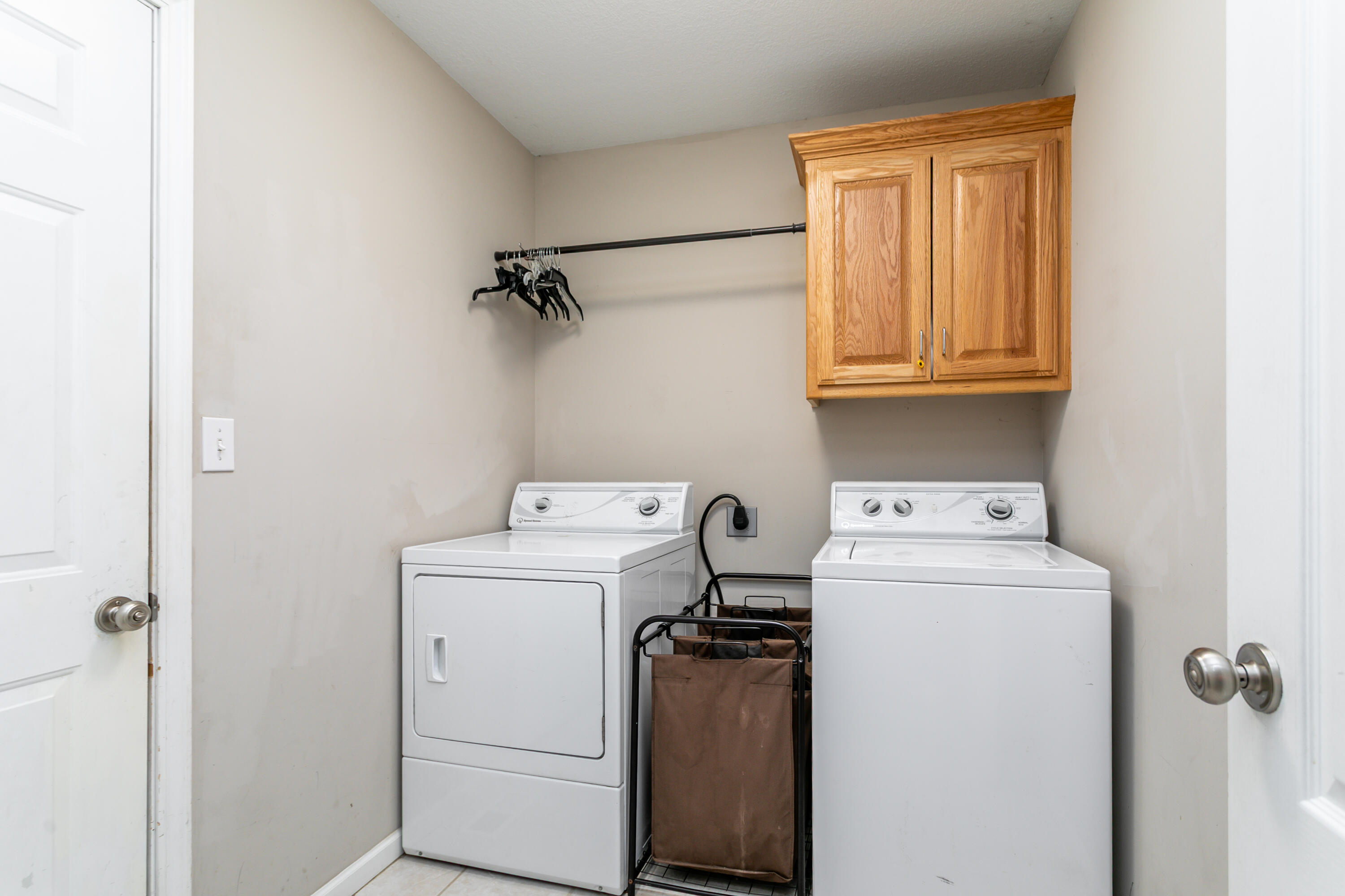 2504 Oakfield Dr Property Photo 27