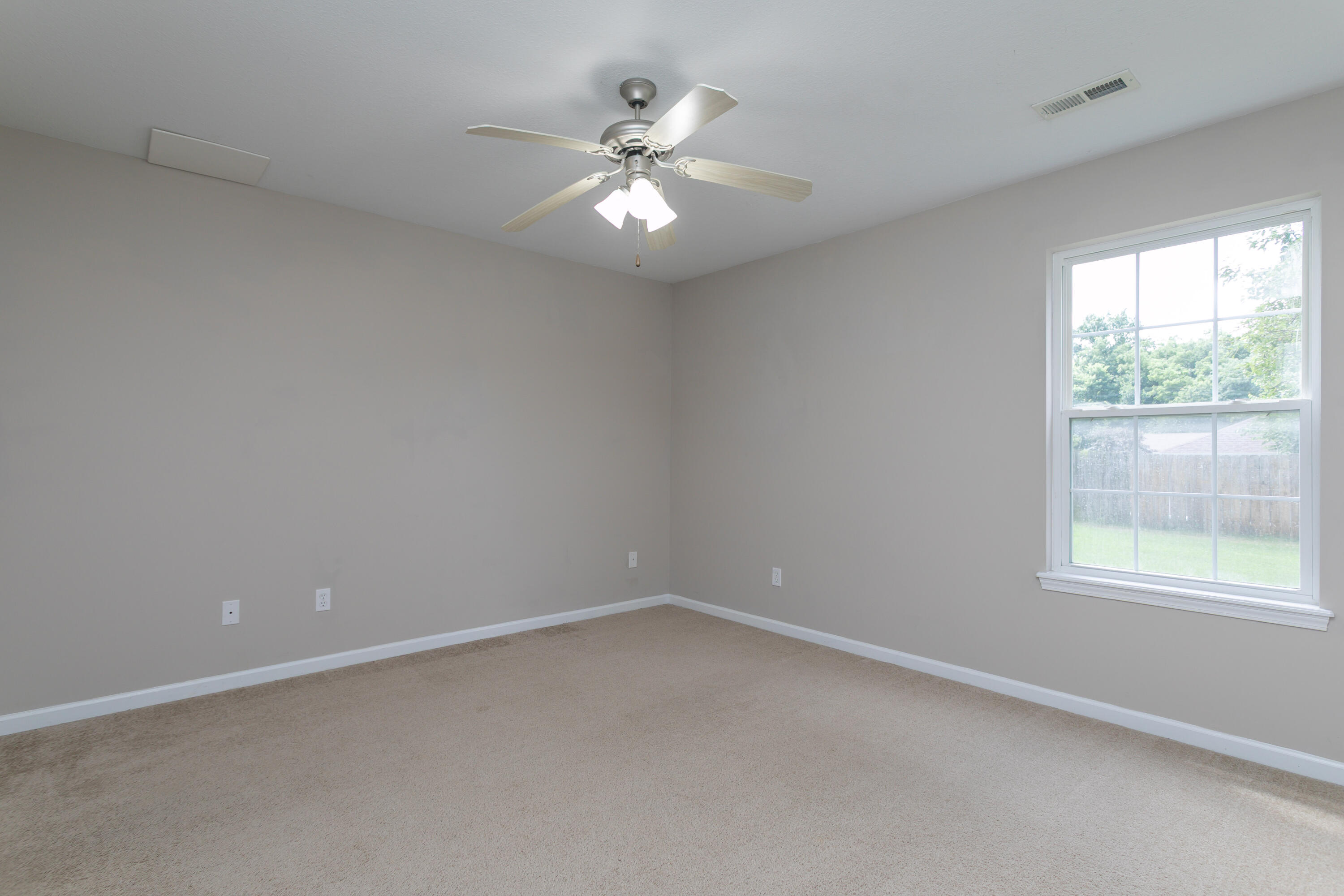2504 Oakfield Dr Property Photo 29