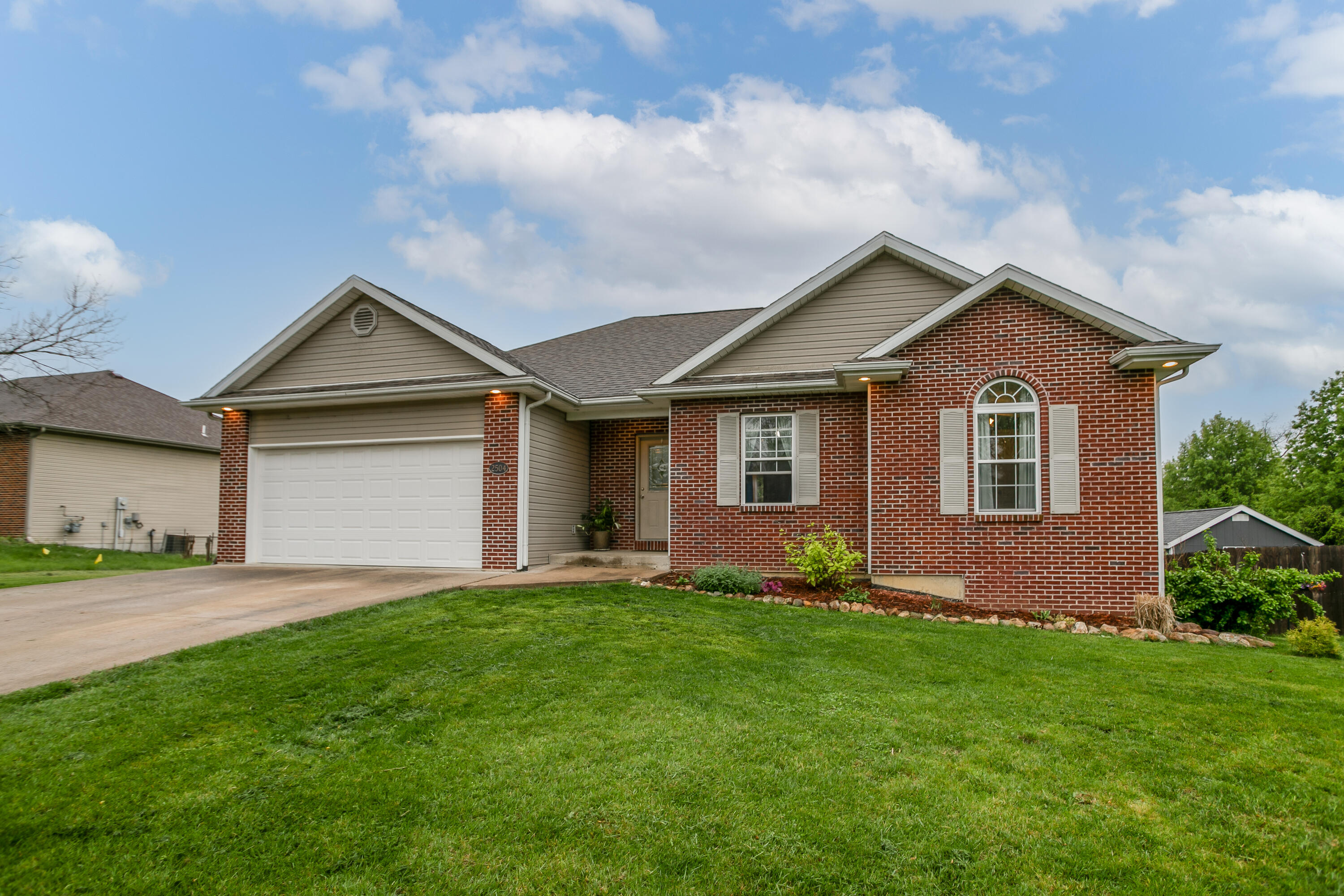 2504 Oakfield Dr Property Photo 36
