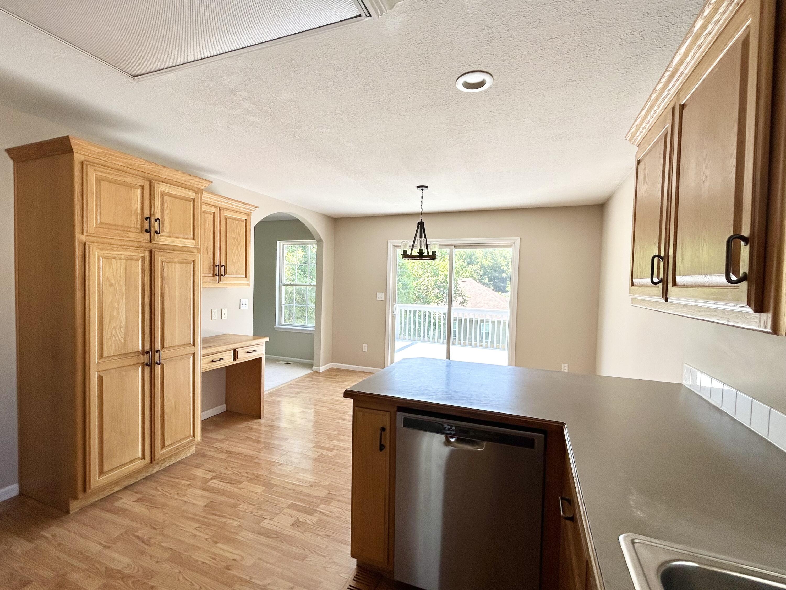 2504 Oakfield Dr Property Photo 41