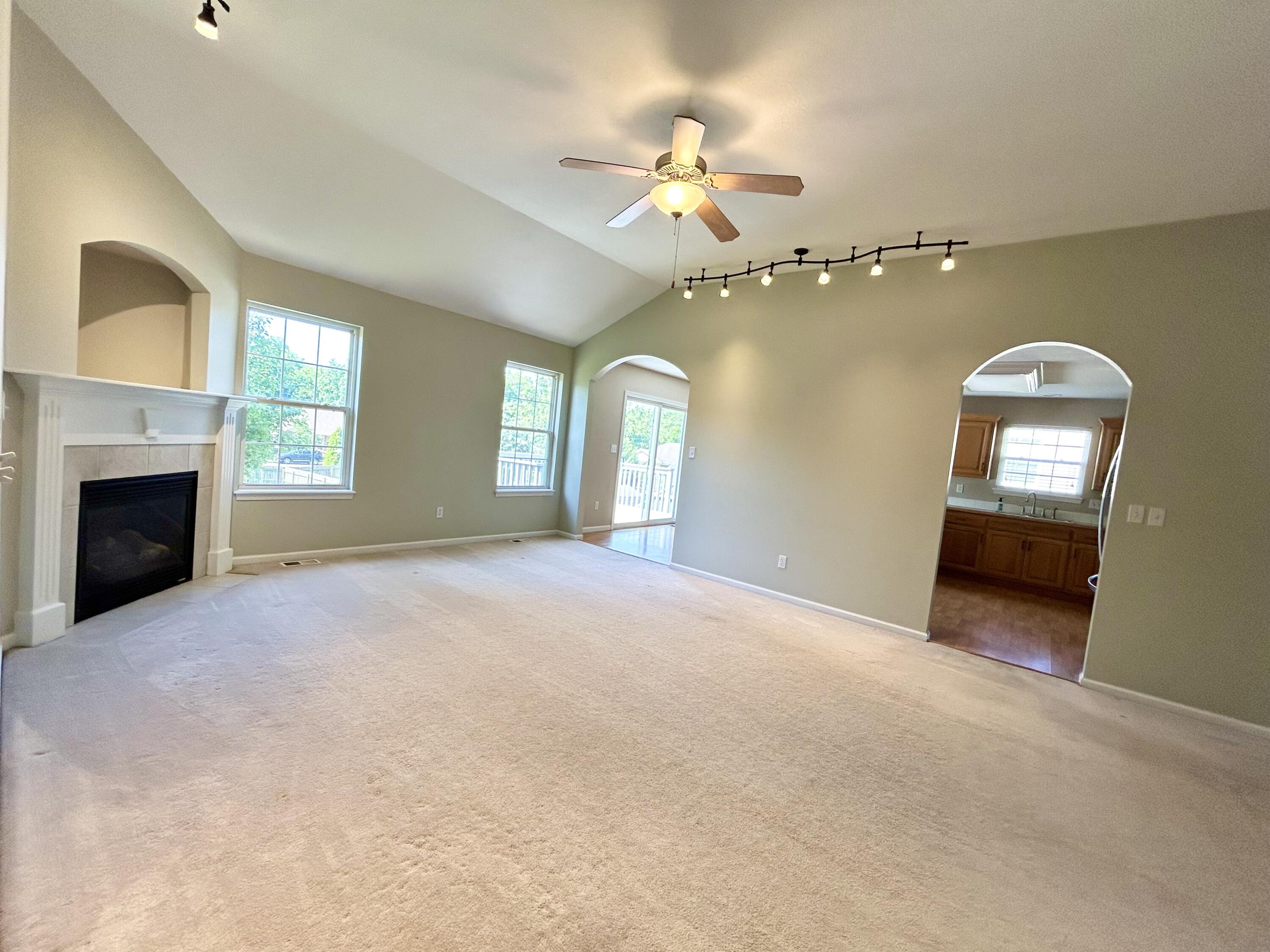 2504 Oakfield Dr Property Photo 44