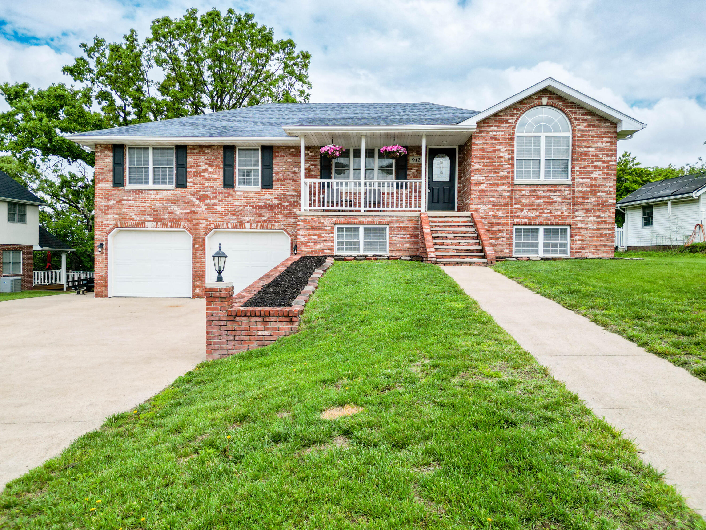 912 Topaz Ct Property Photo 1