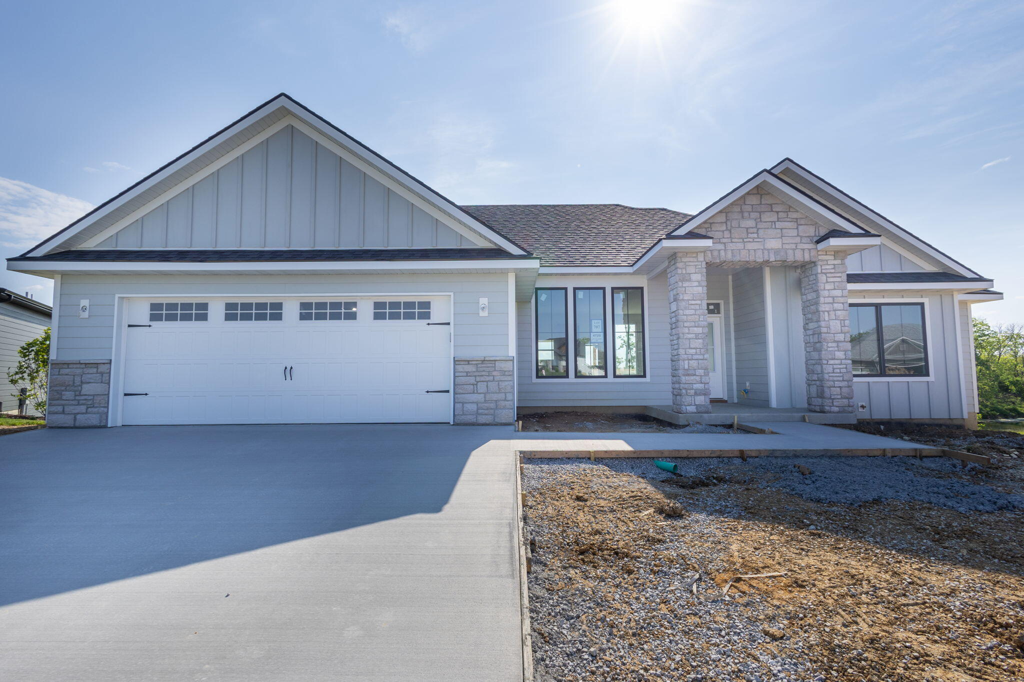 4725 STAYTON FERRY CIR Property Photo 1