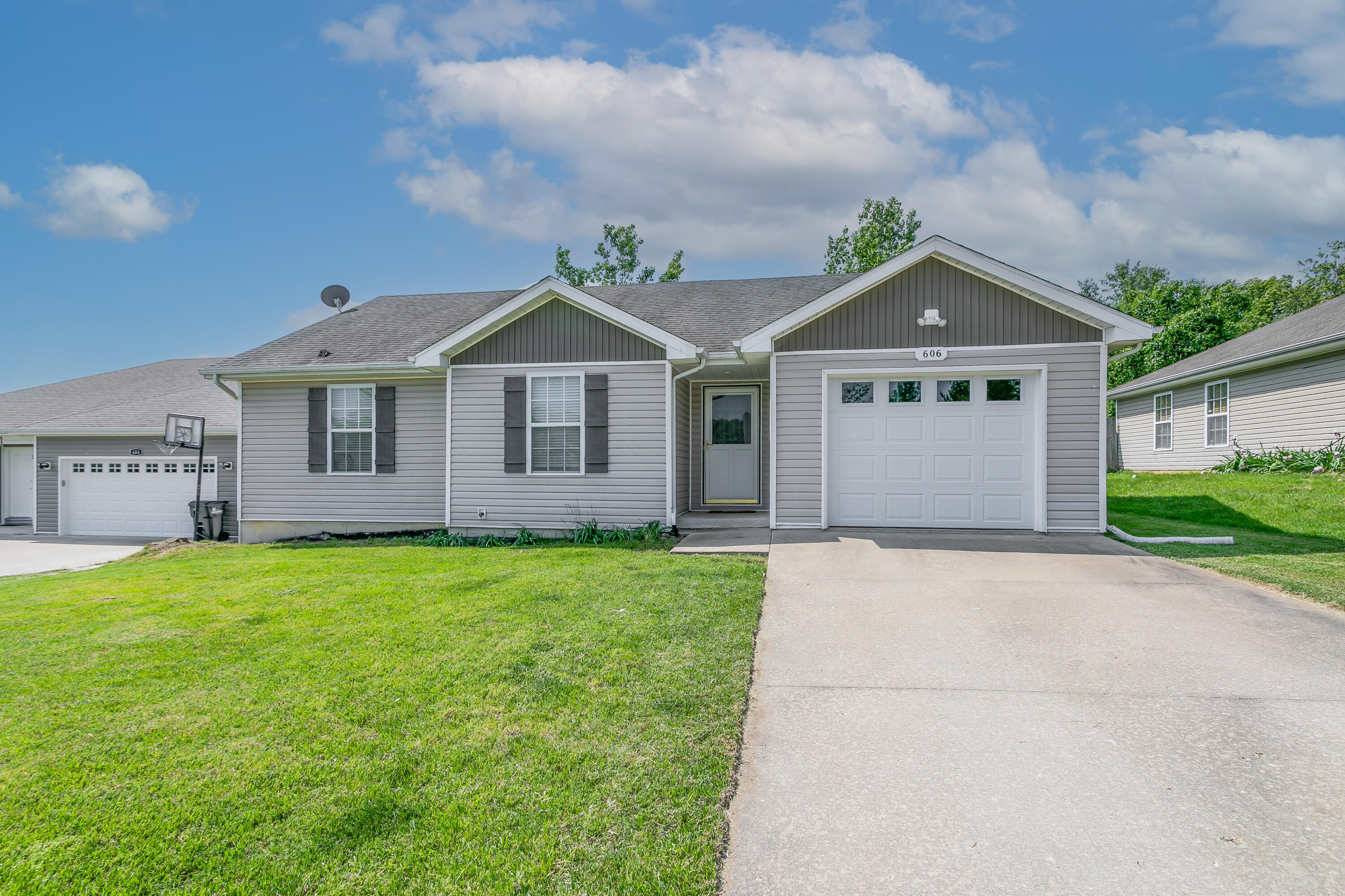 606 Norwalk Dr Property Photo 1