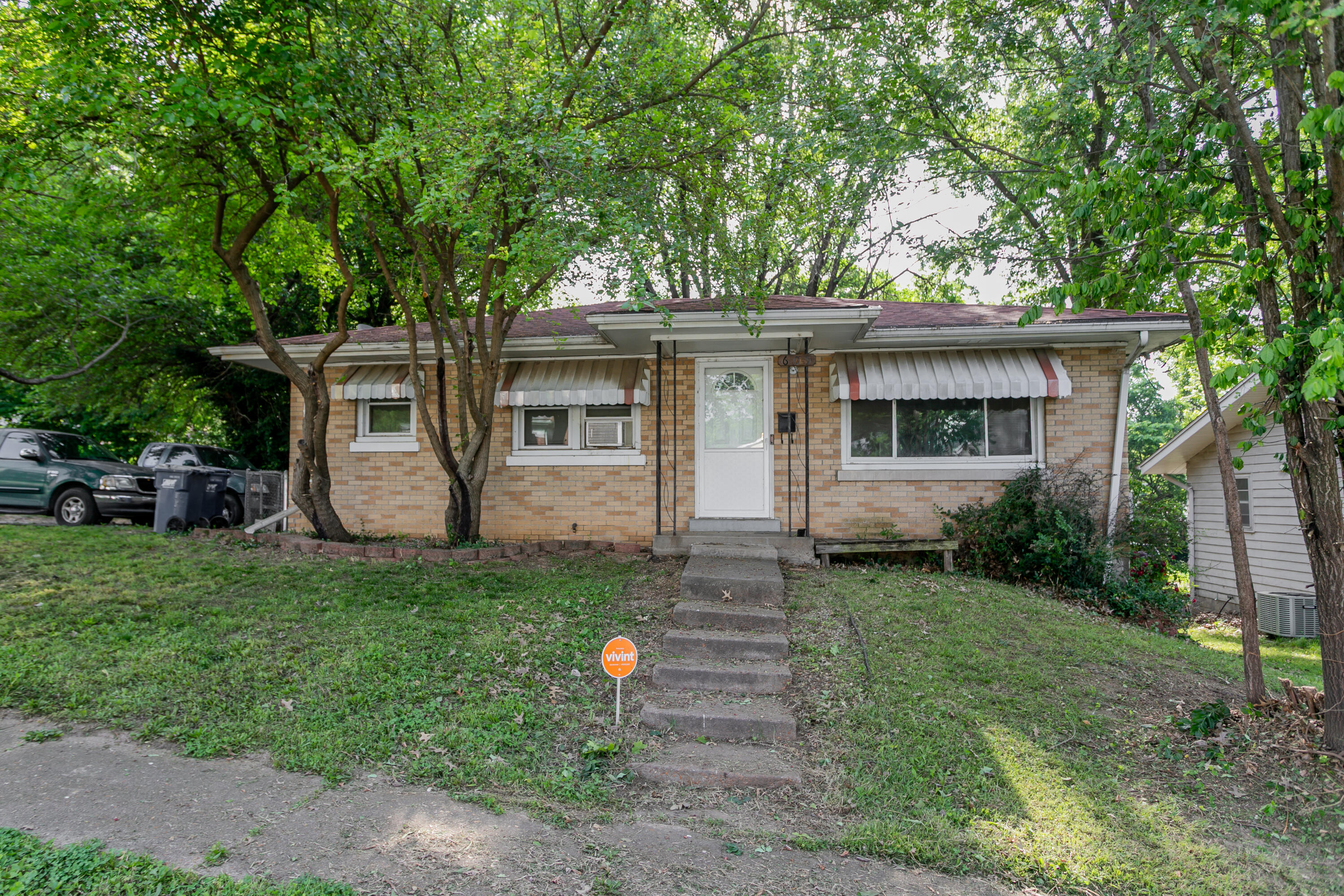 605 Michigan St Property Photo 2