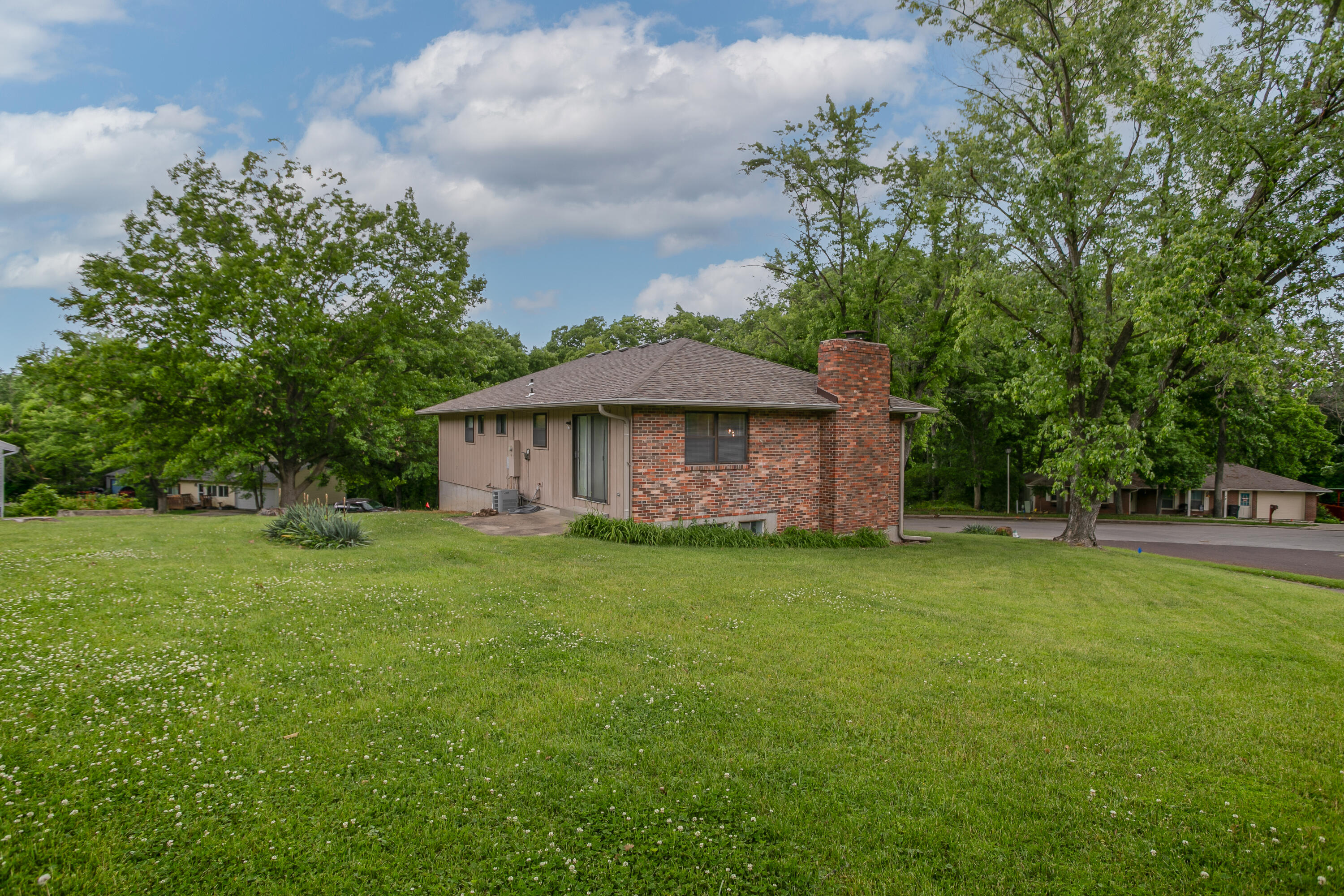 3515 Deer Run Dr Property Photo 27