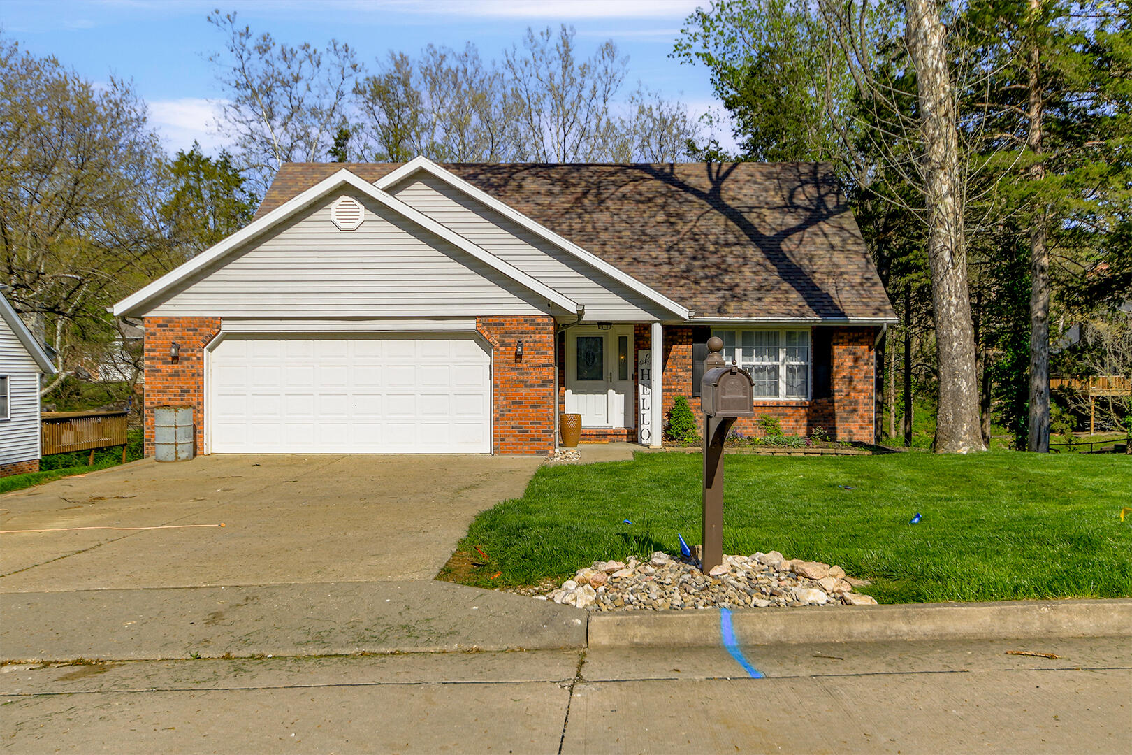 1733 Providence Dr Property Photo 1