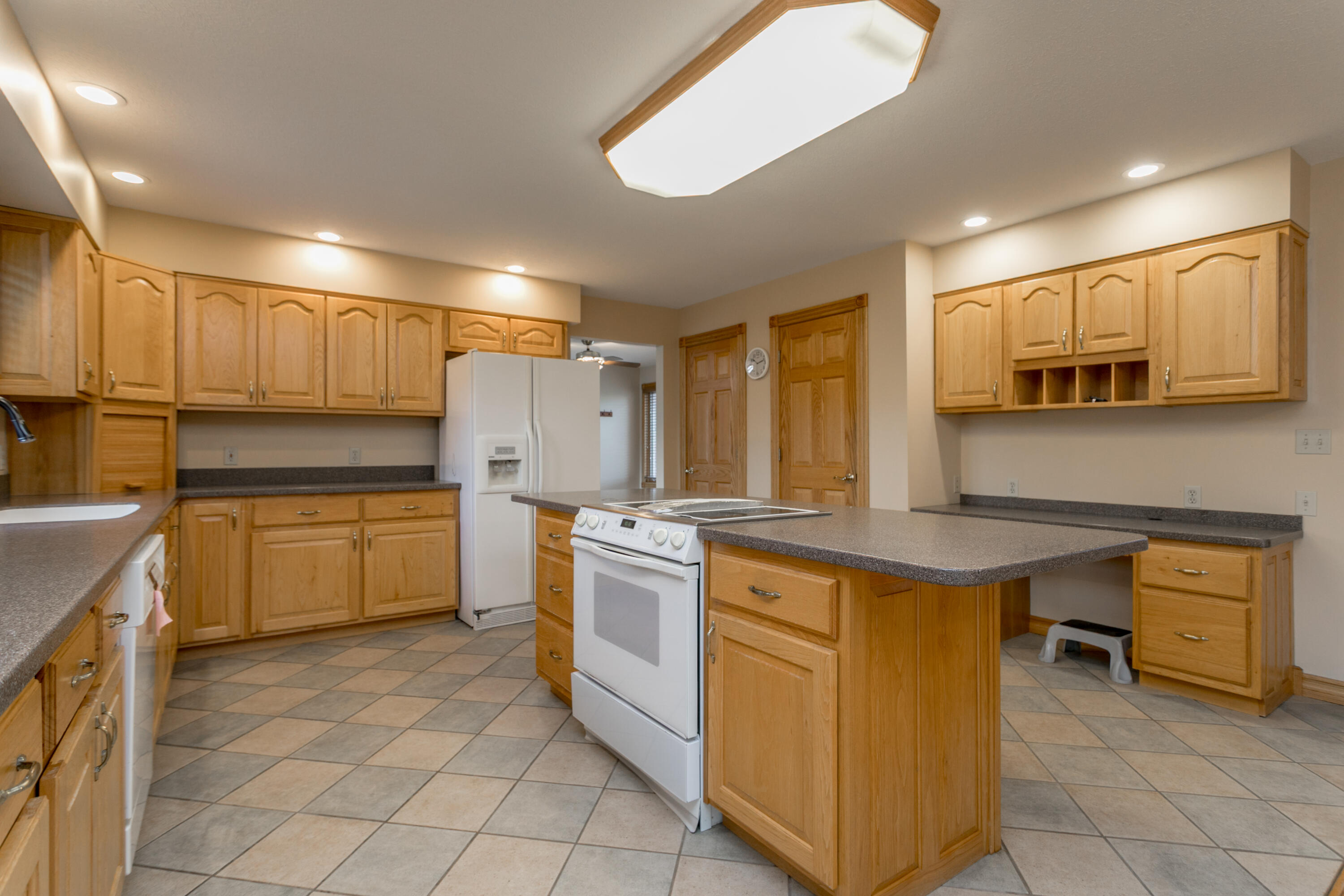 1820 N Hemlock Ridge Rd Property Photo 12
