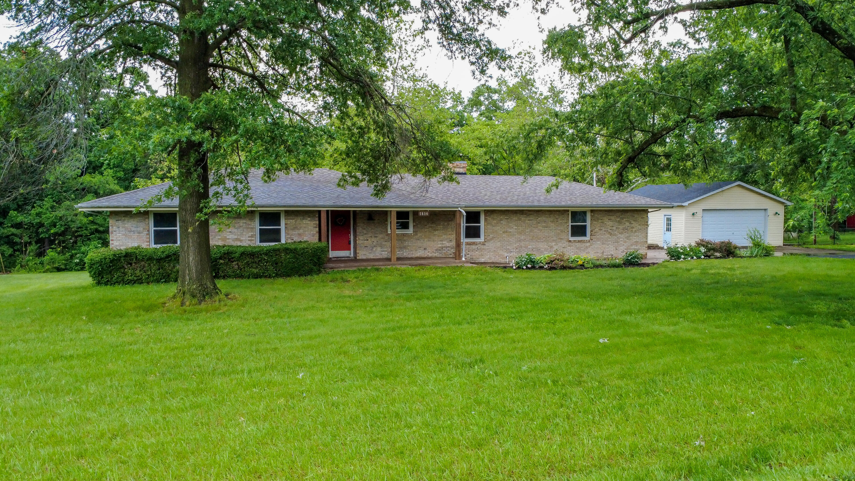 1804 N Pin Oak Blvd Property Photo 2