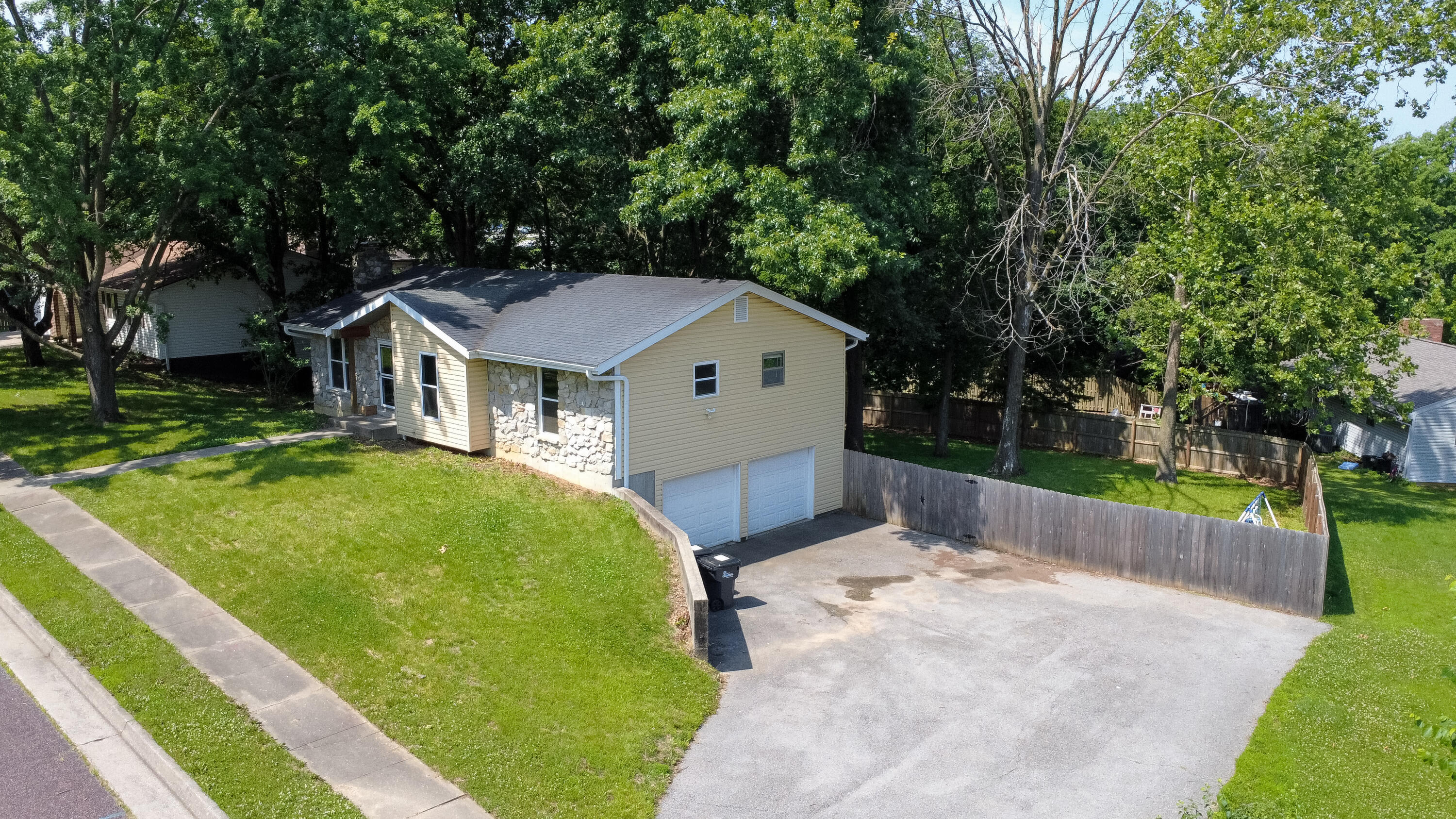 3511 Deer Run Property Photo 3