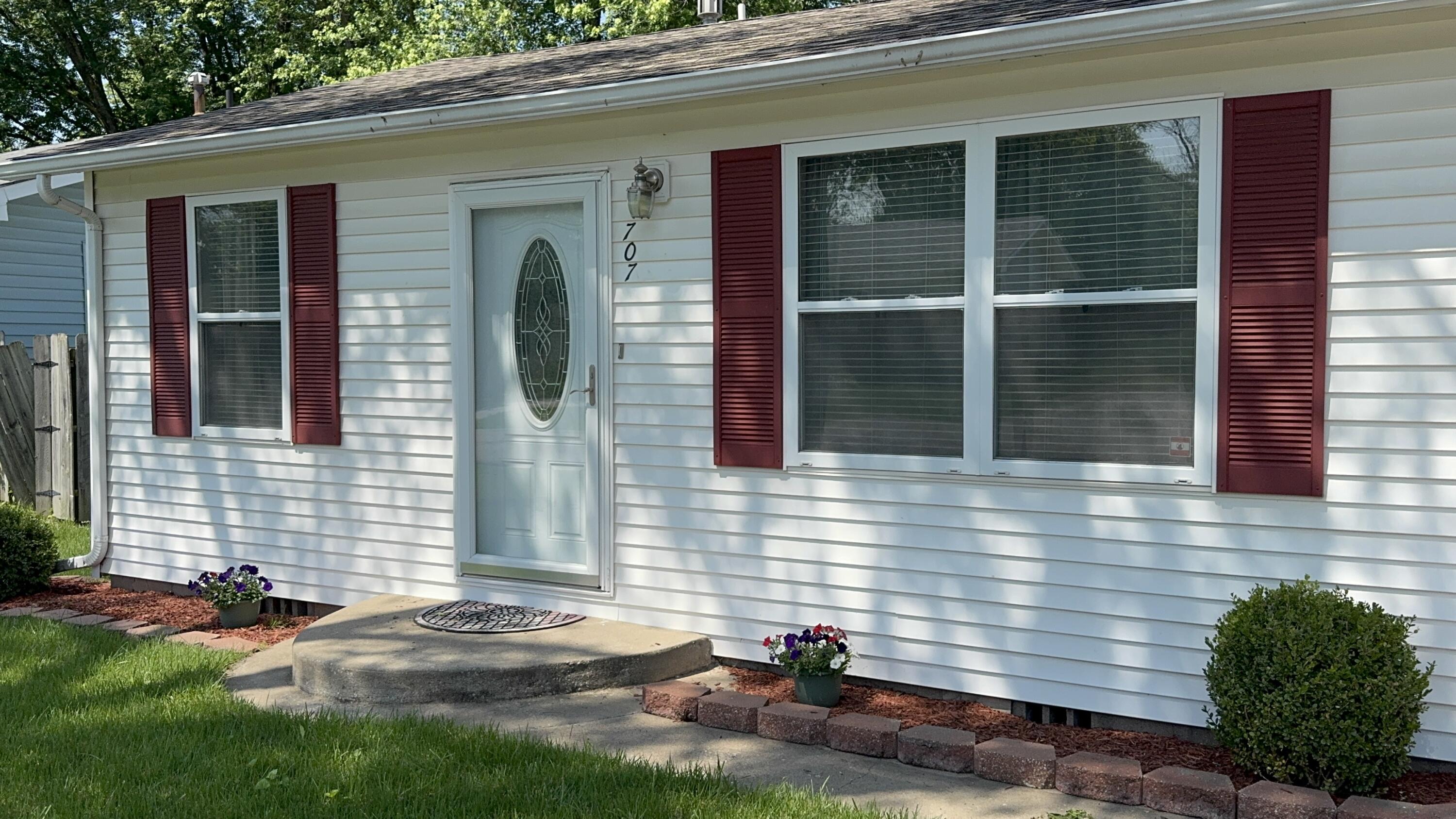 707 S Green Property Photo 1