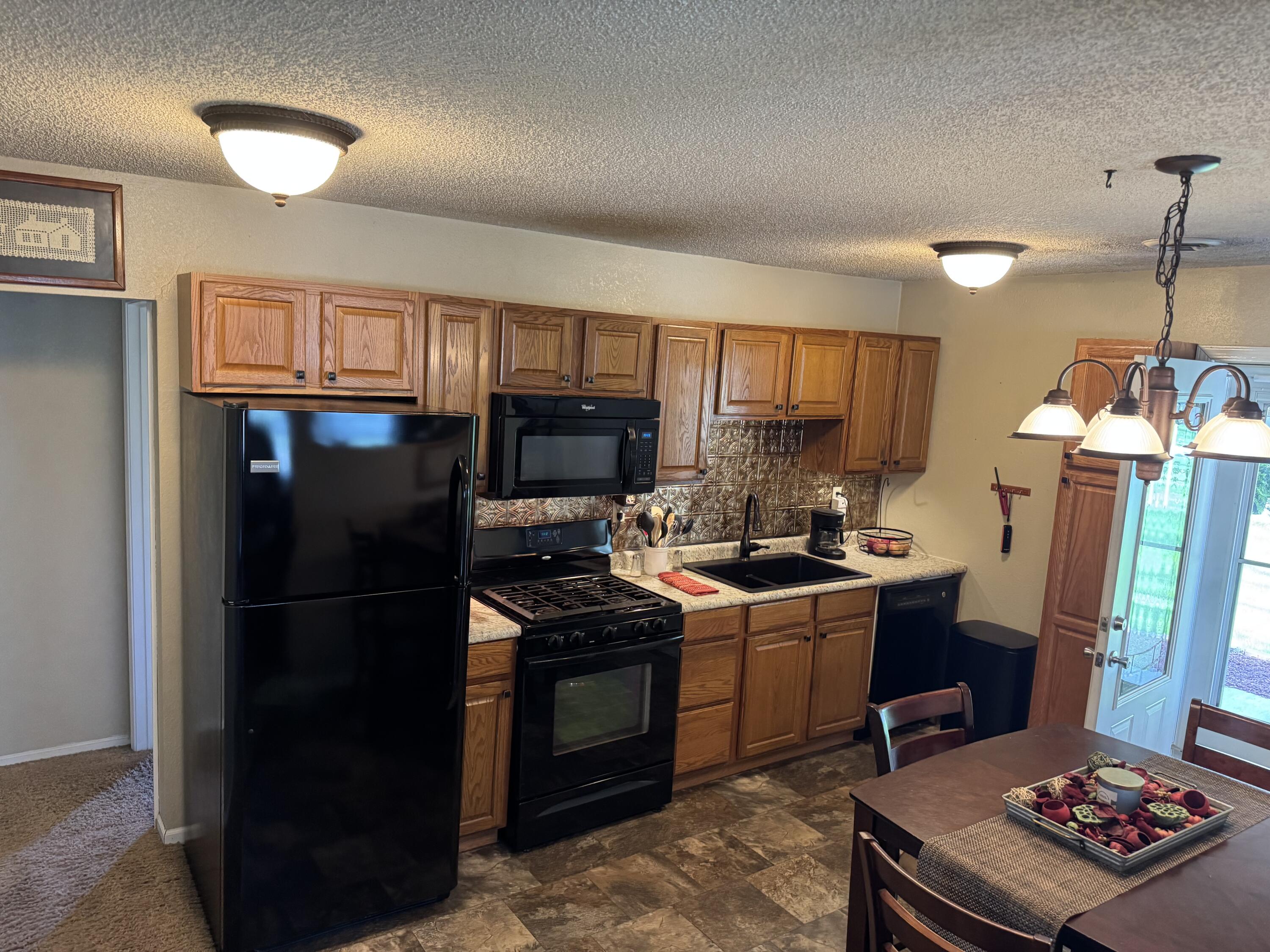 707 S Green Property Photo 4