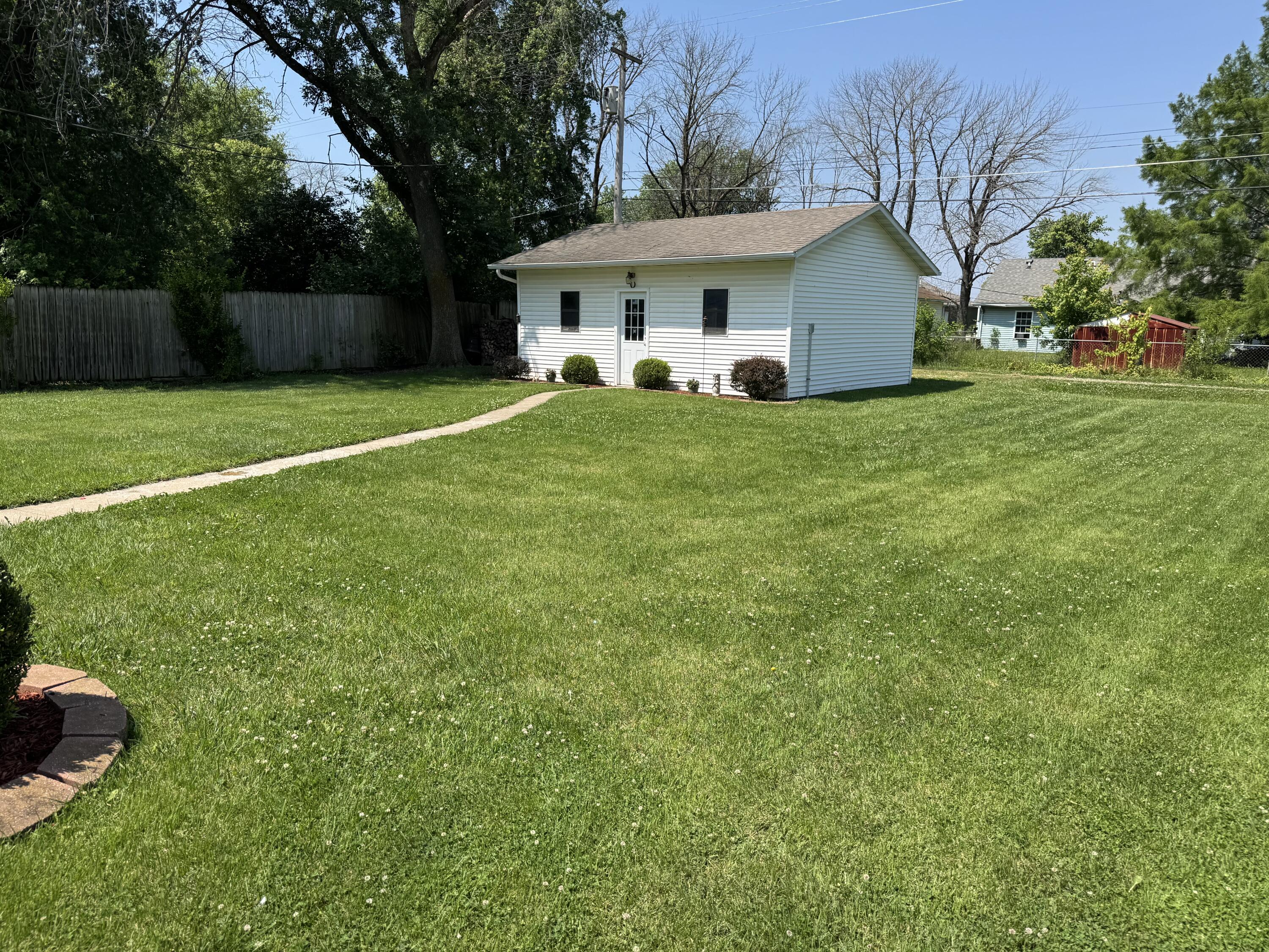 707 S Green Property Photo 11