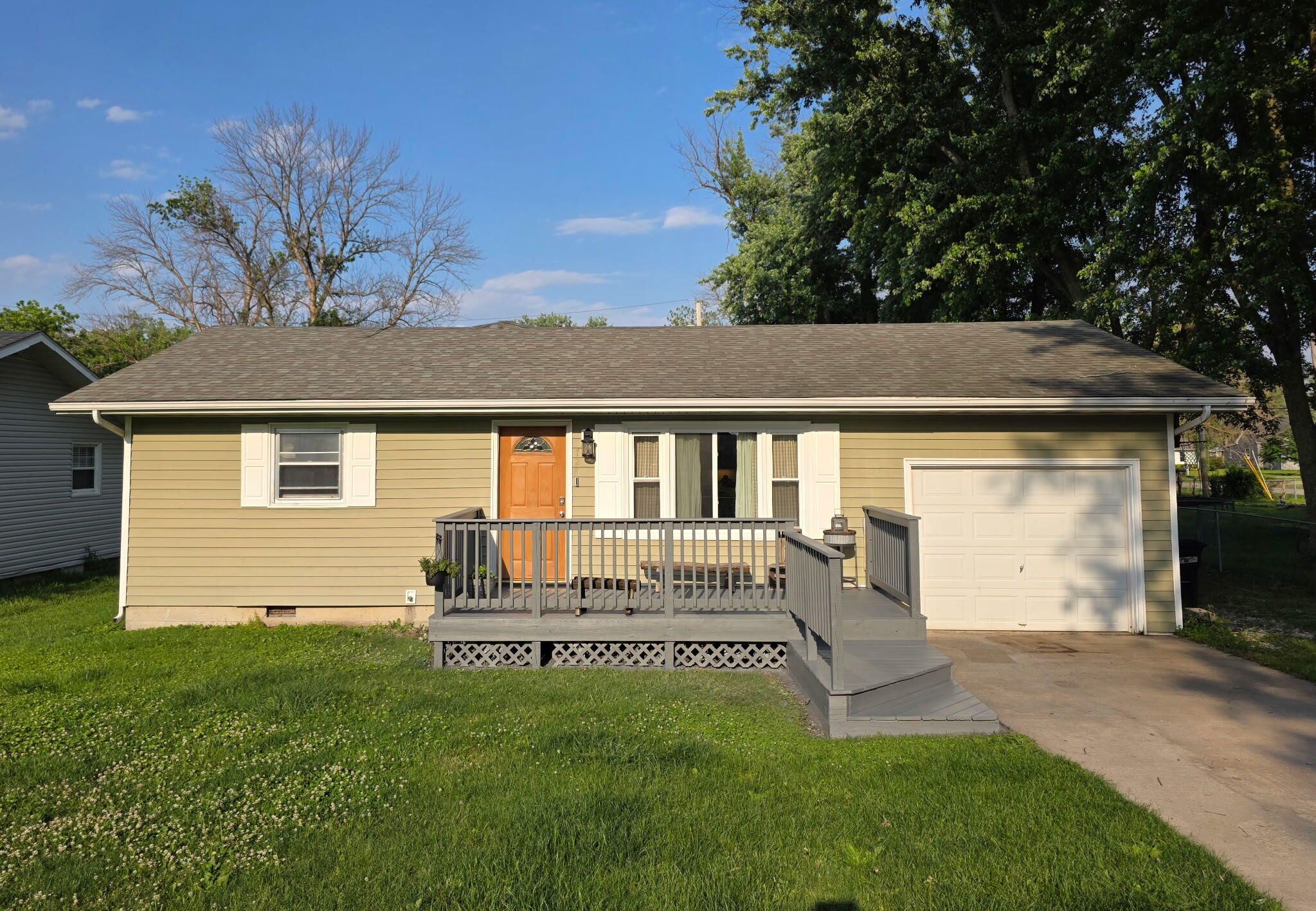 728 Green St Property Photo 2