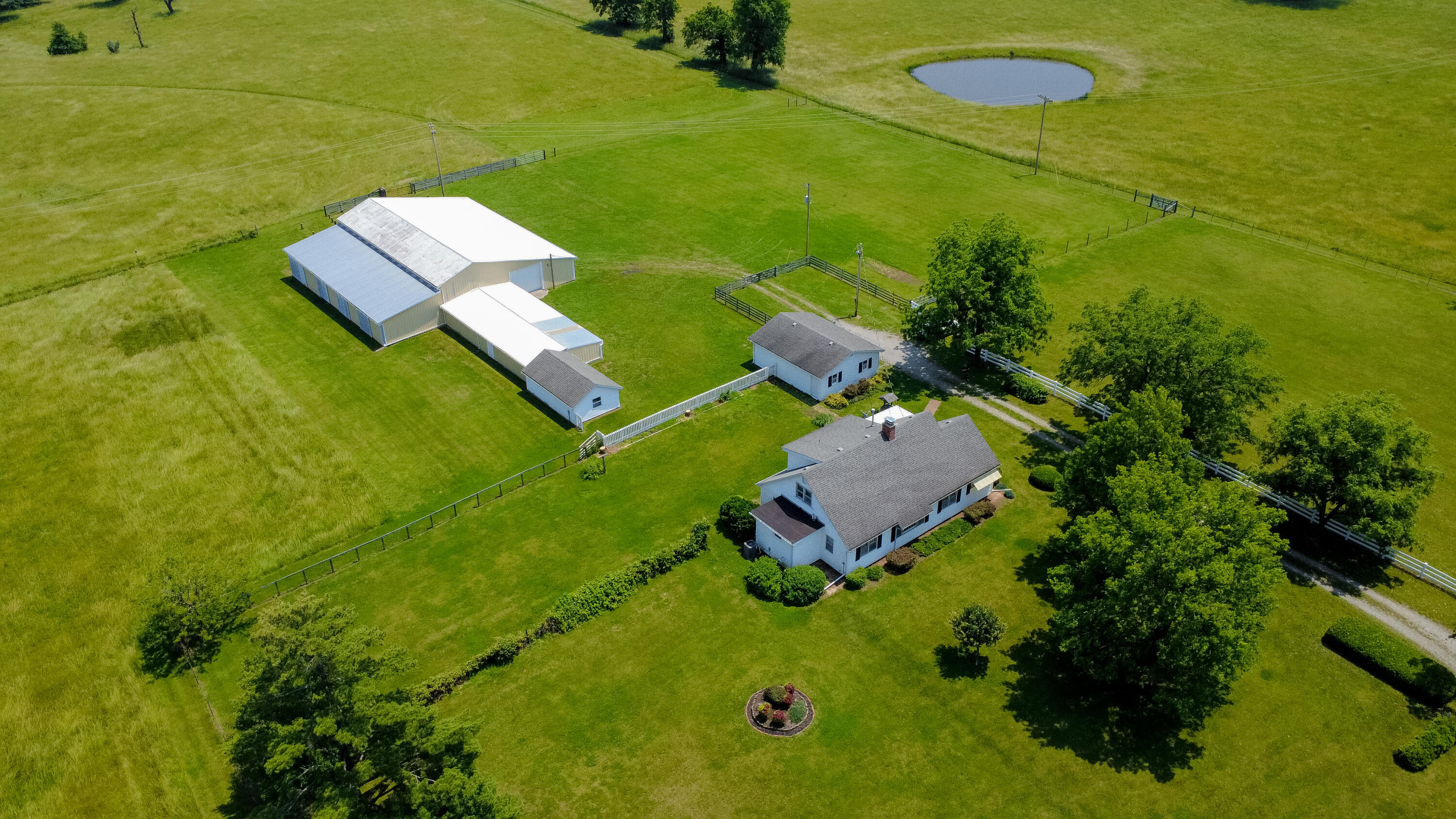9860 N Route B Property Photo 3