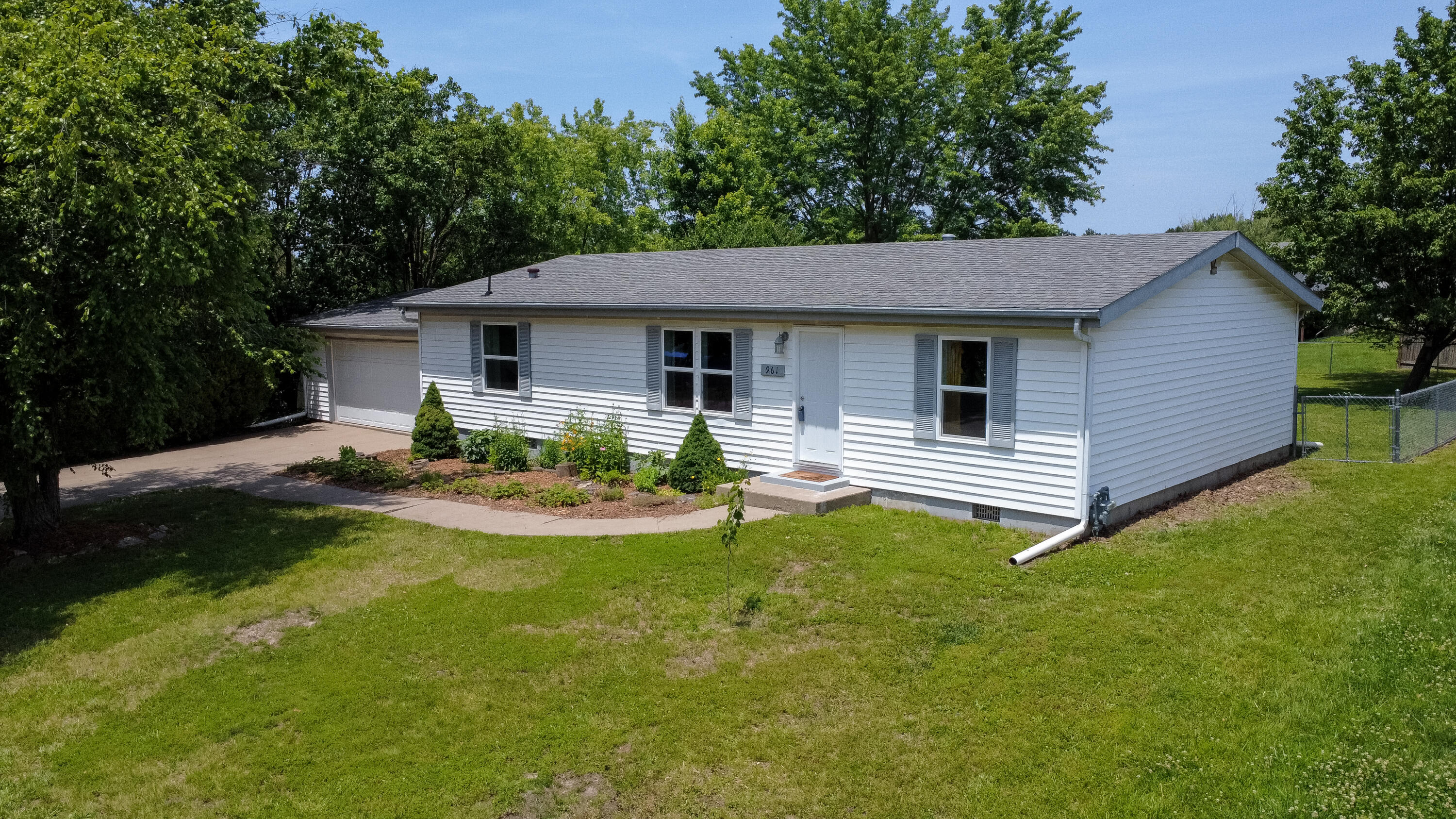 961 E Shalimar Dr Property Photo 32