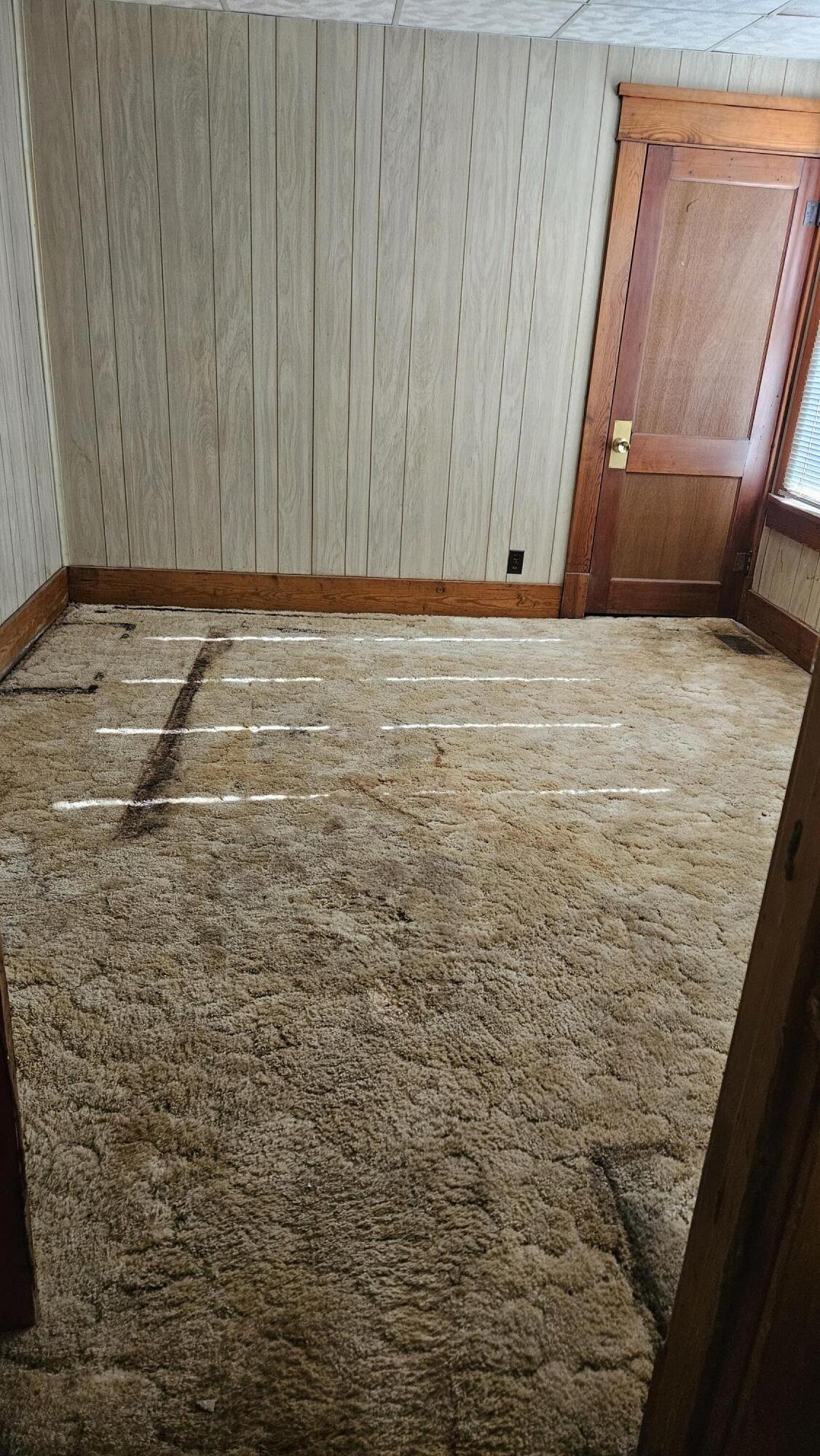 809 E Love St Property Photo 5