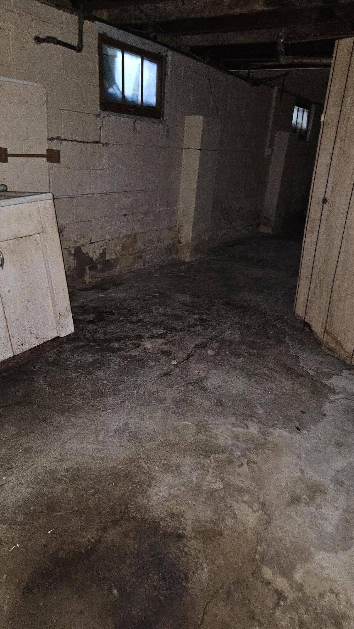 809 E Love St Property Photo 18