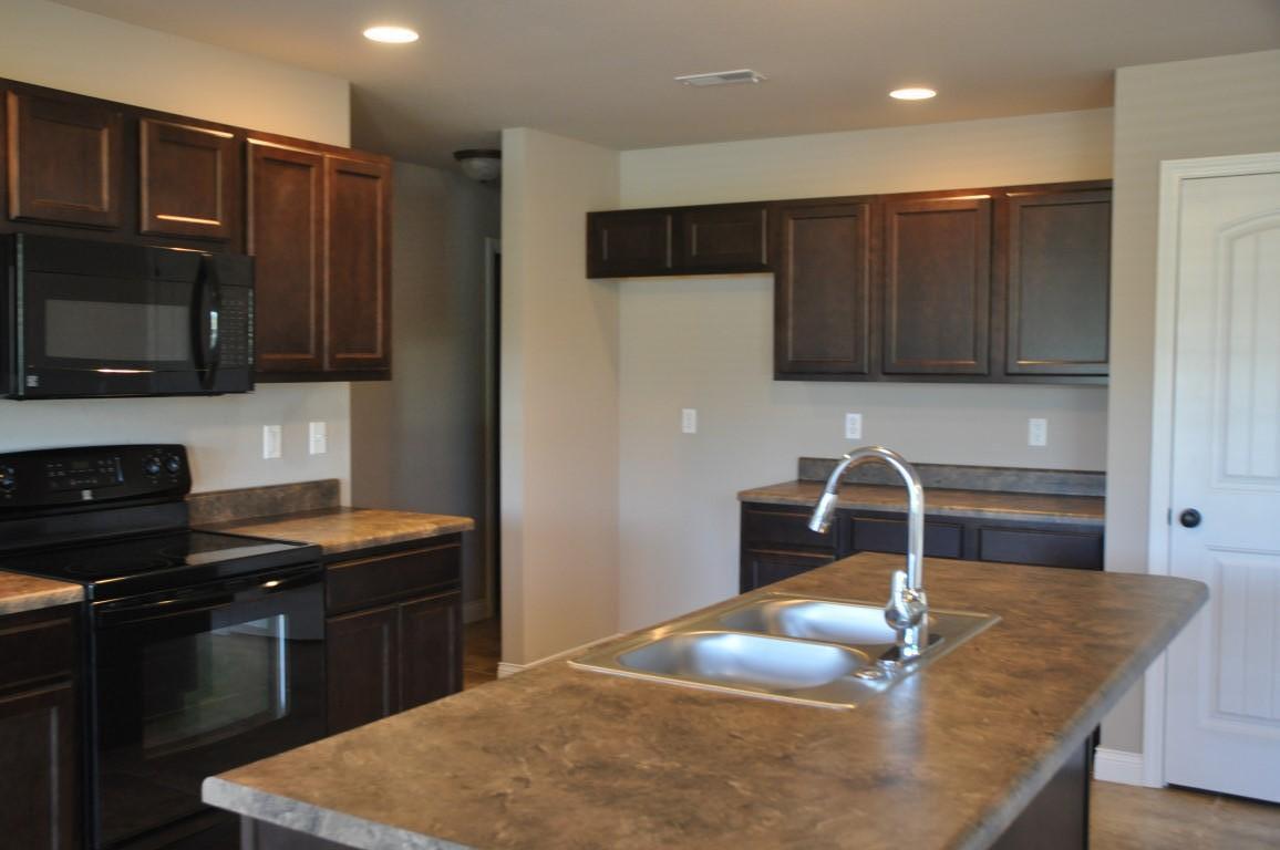 5617 Abercorn Dr Property Photo 3