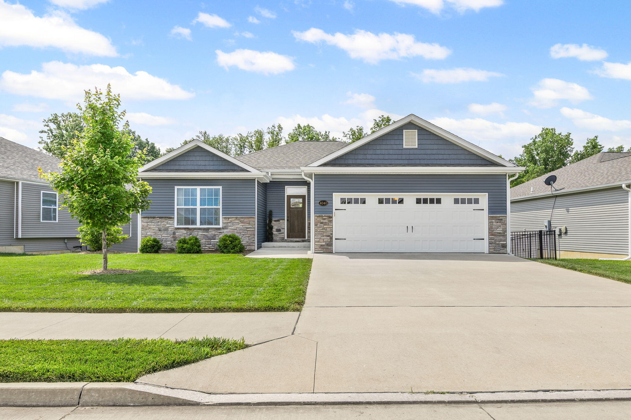 4040 W Perennial Ct Property Photo 1
