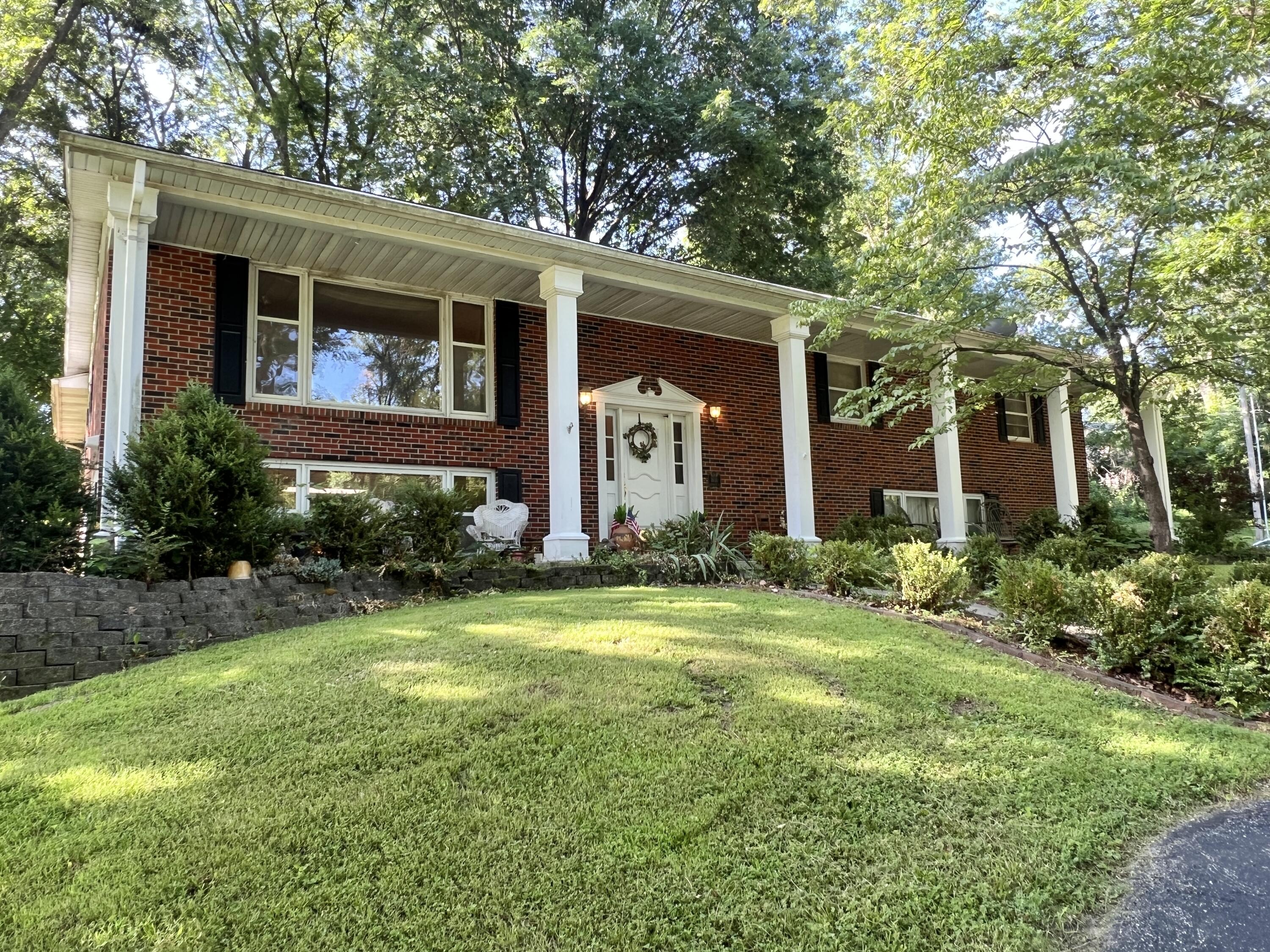 1600 Jefferson Dr Property Photo 1