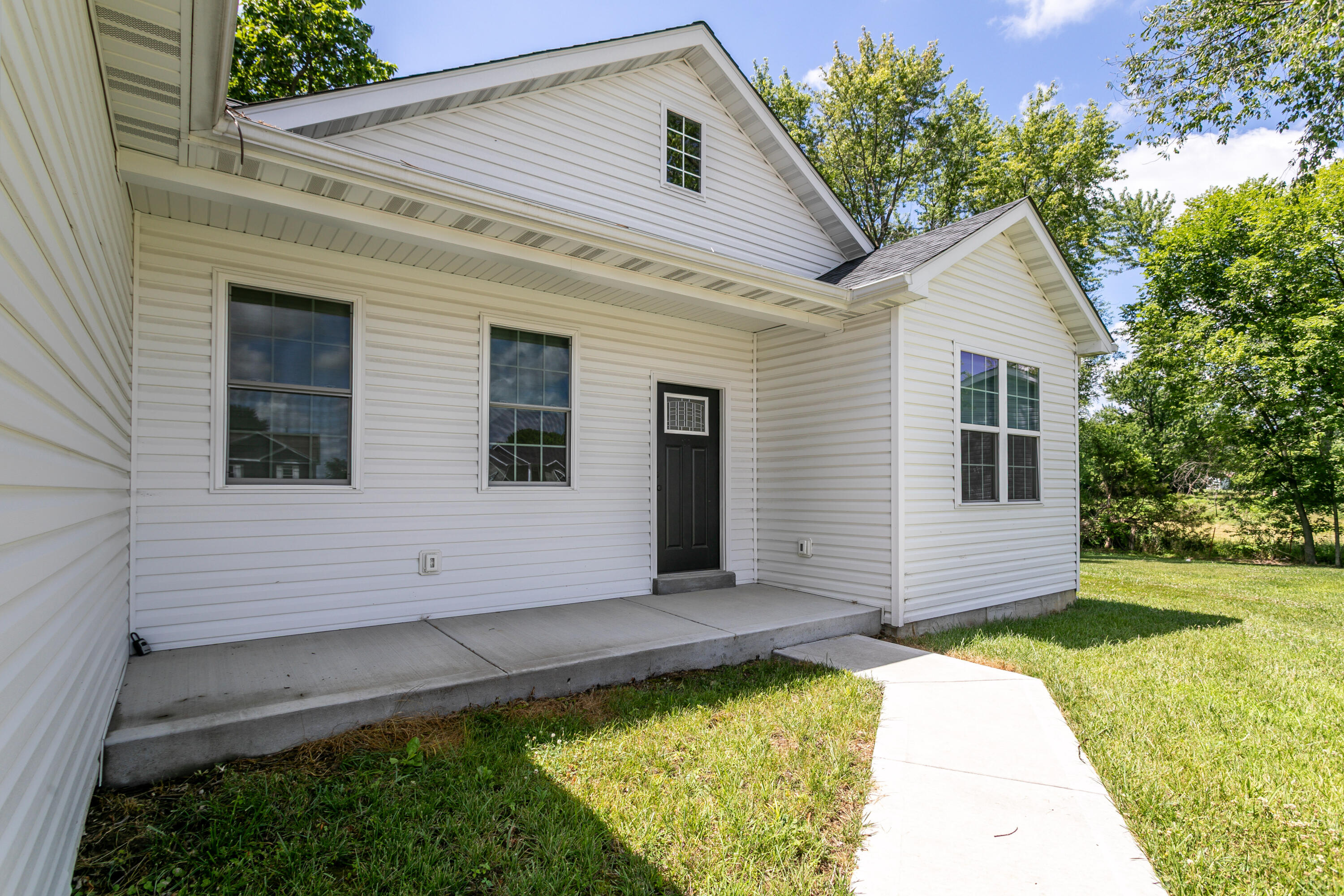 5 Redbud Cir Property Photo 2