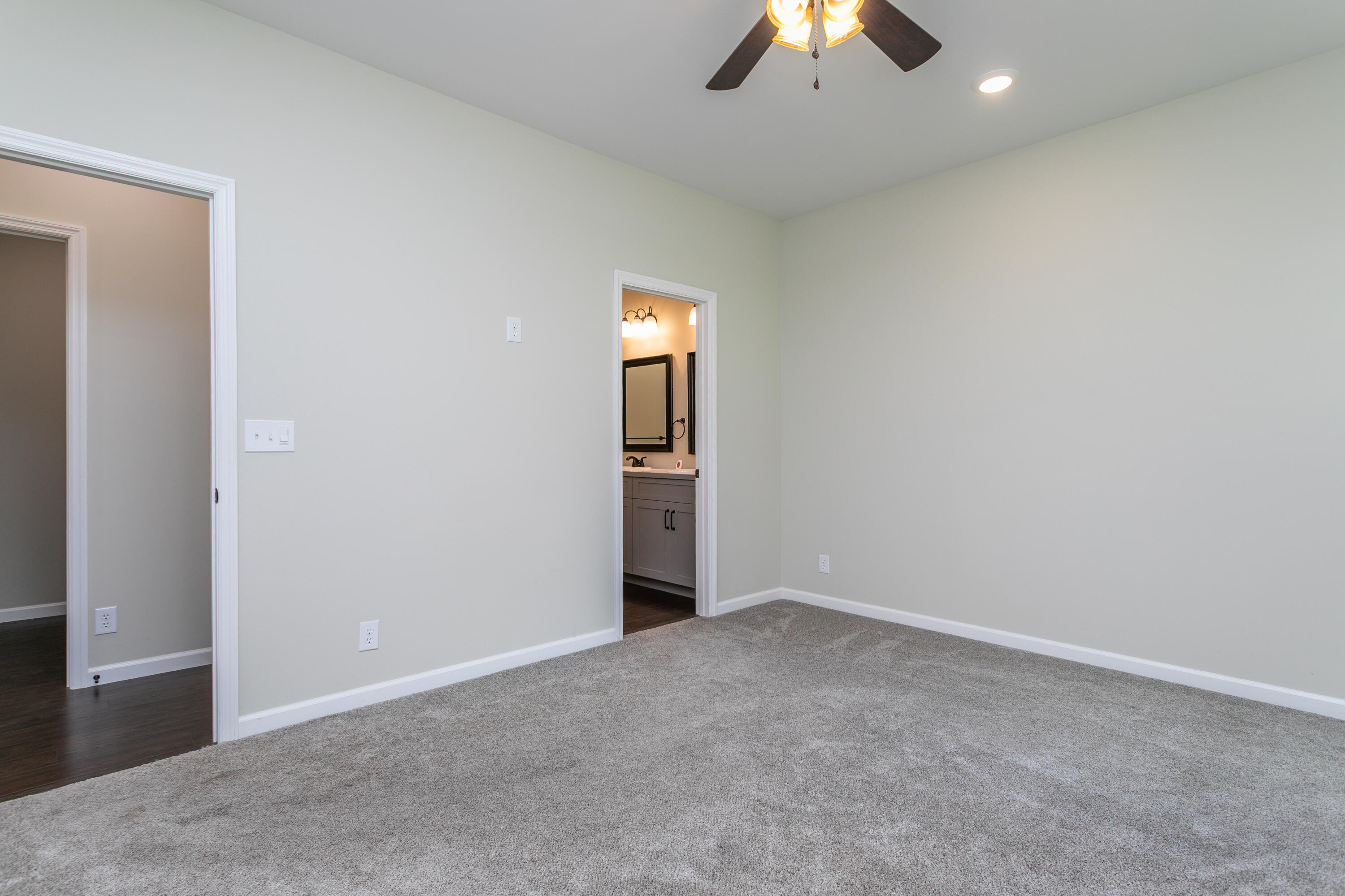 5 Redbud Cir Property Photo 13