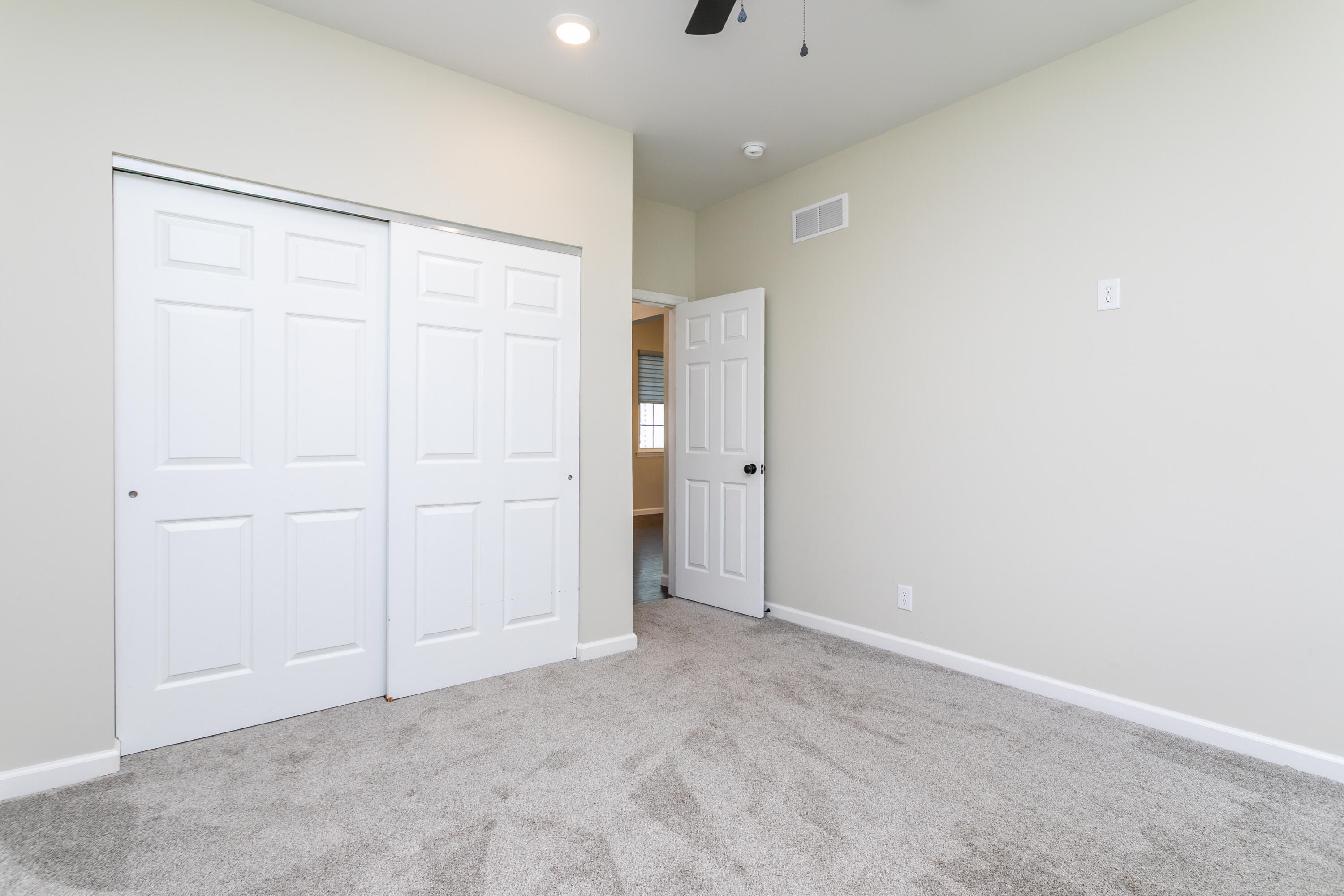5 Redbud Cir Property Photo 22