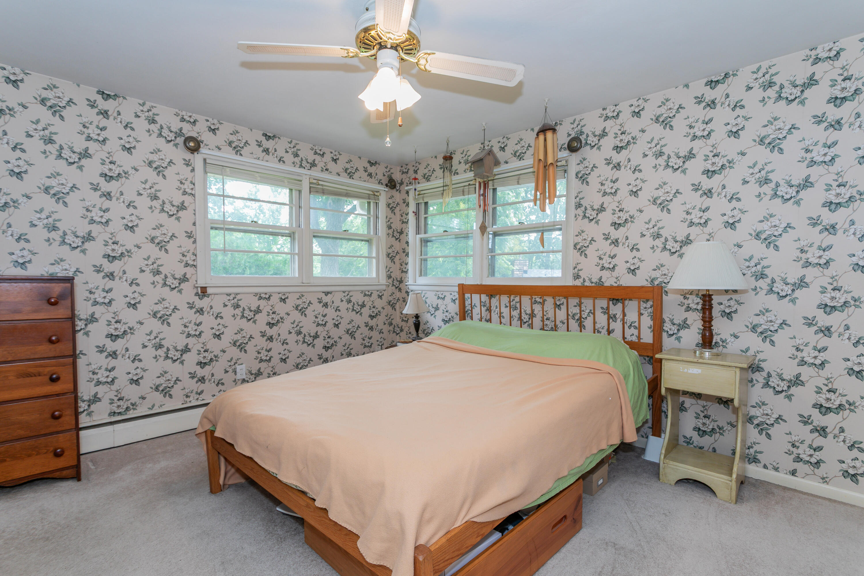 340 Crown Pt Property Photo 10