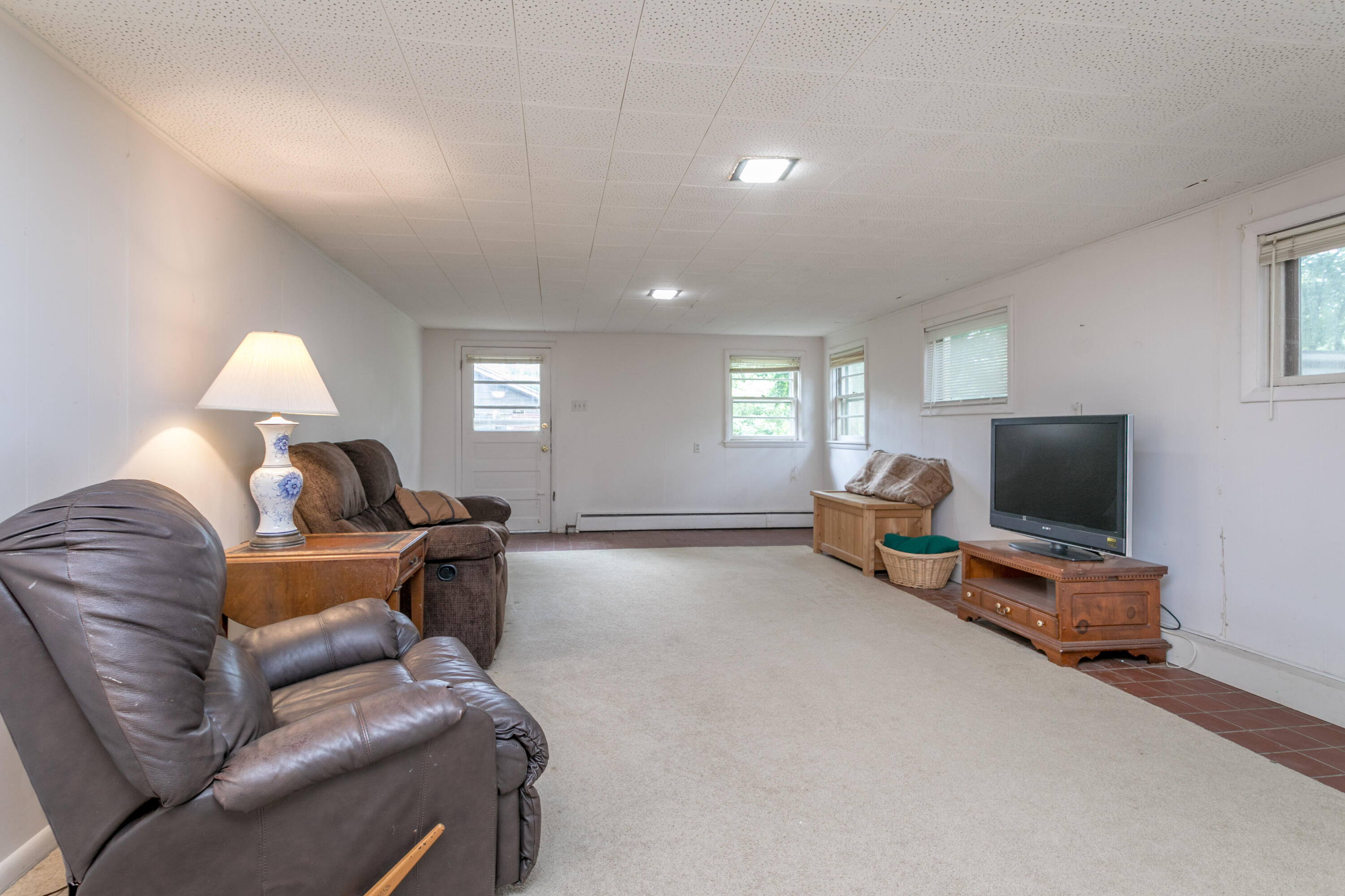 340 Crown Pt Property Photo 16