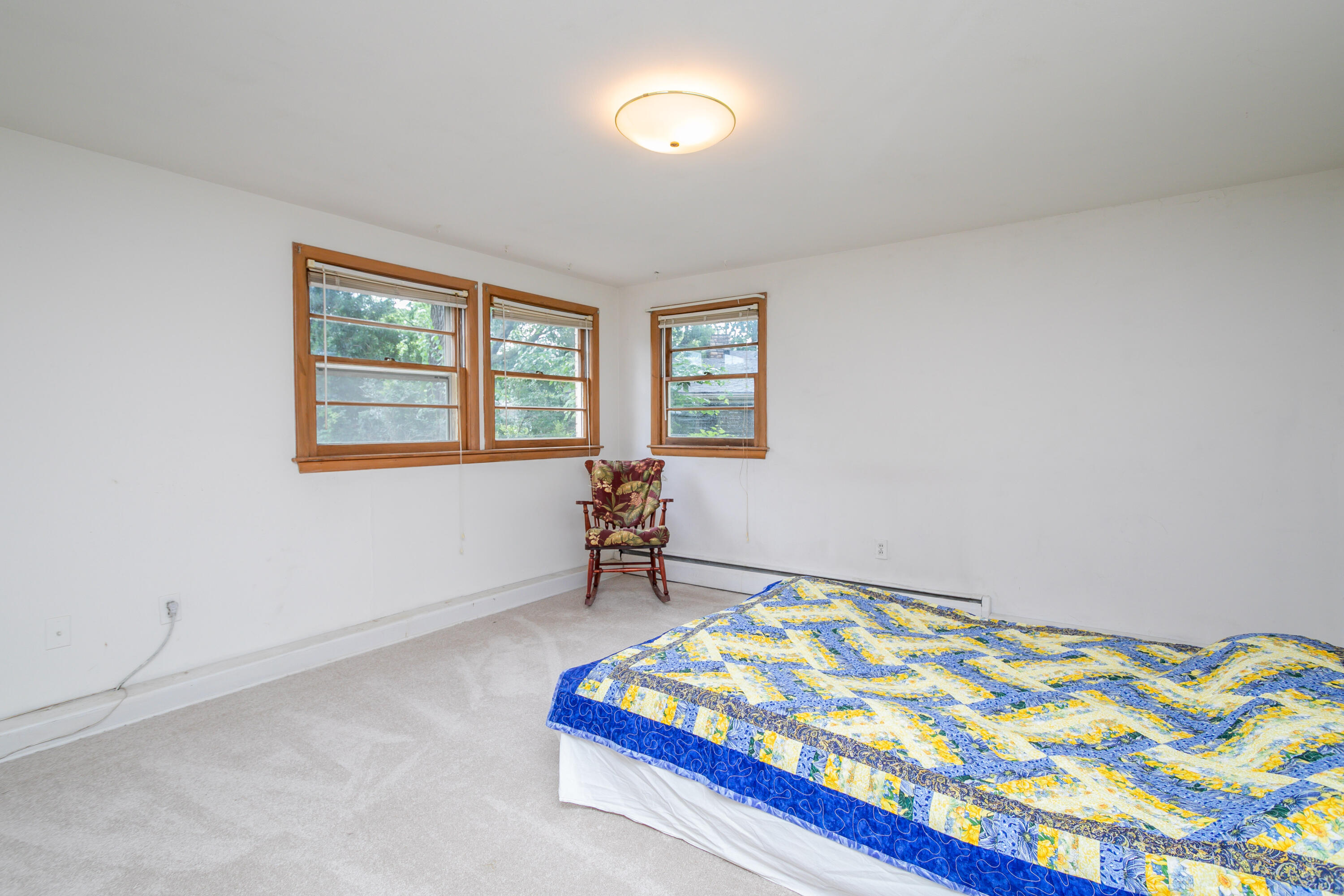 340 Crown Pt Property Photo 19