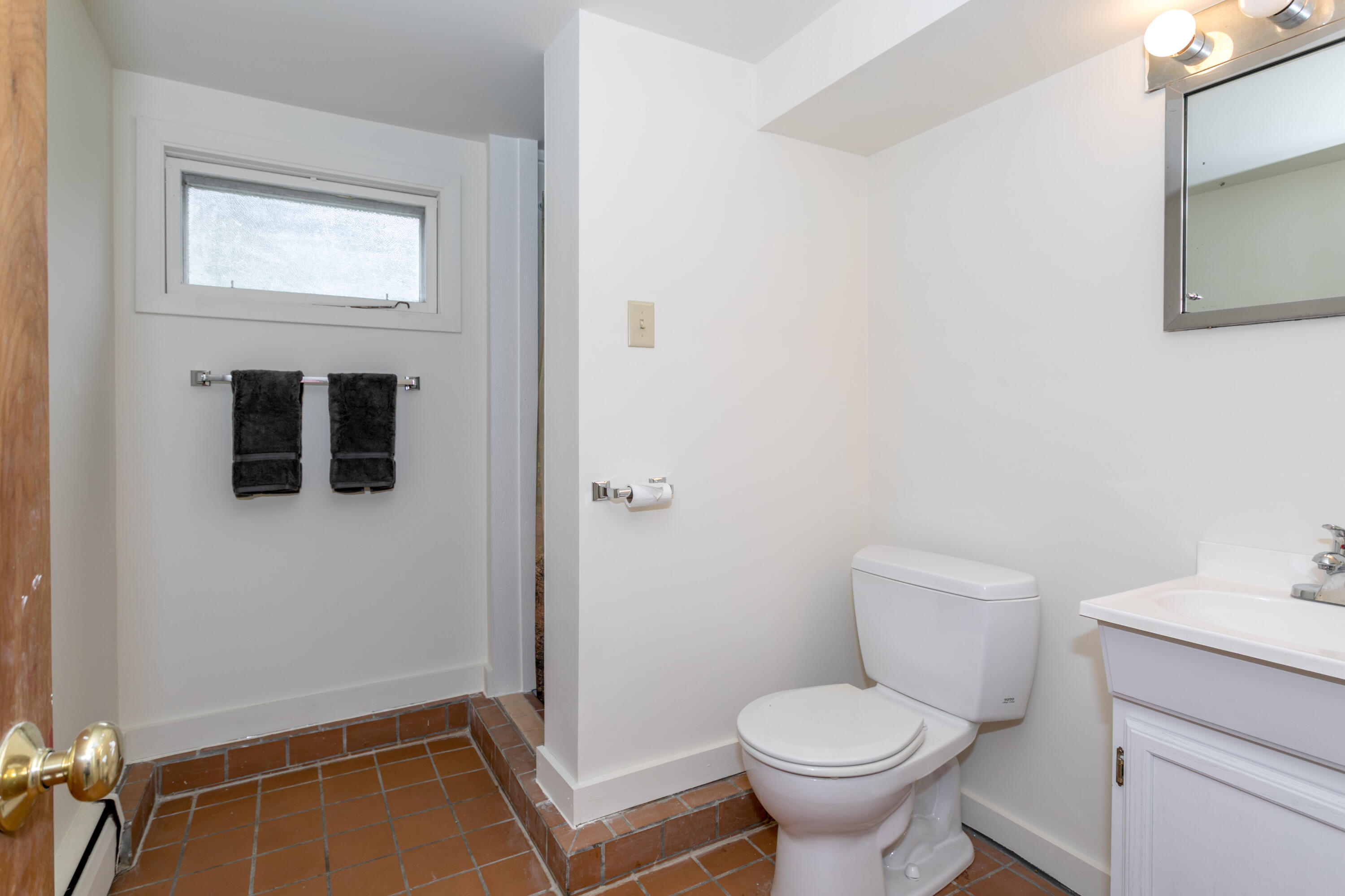 340 Crown Pt Property Photo 20