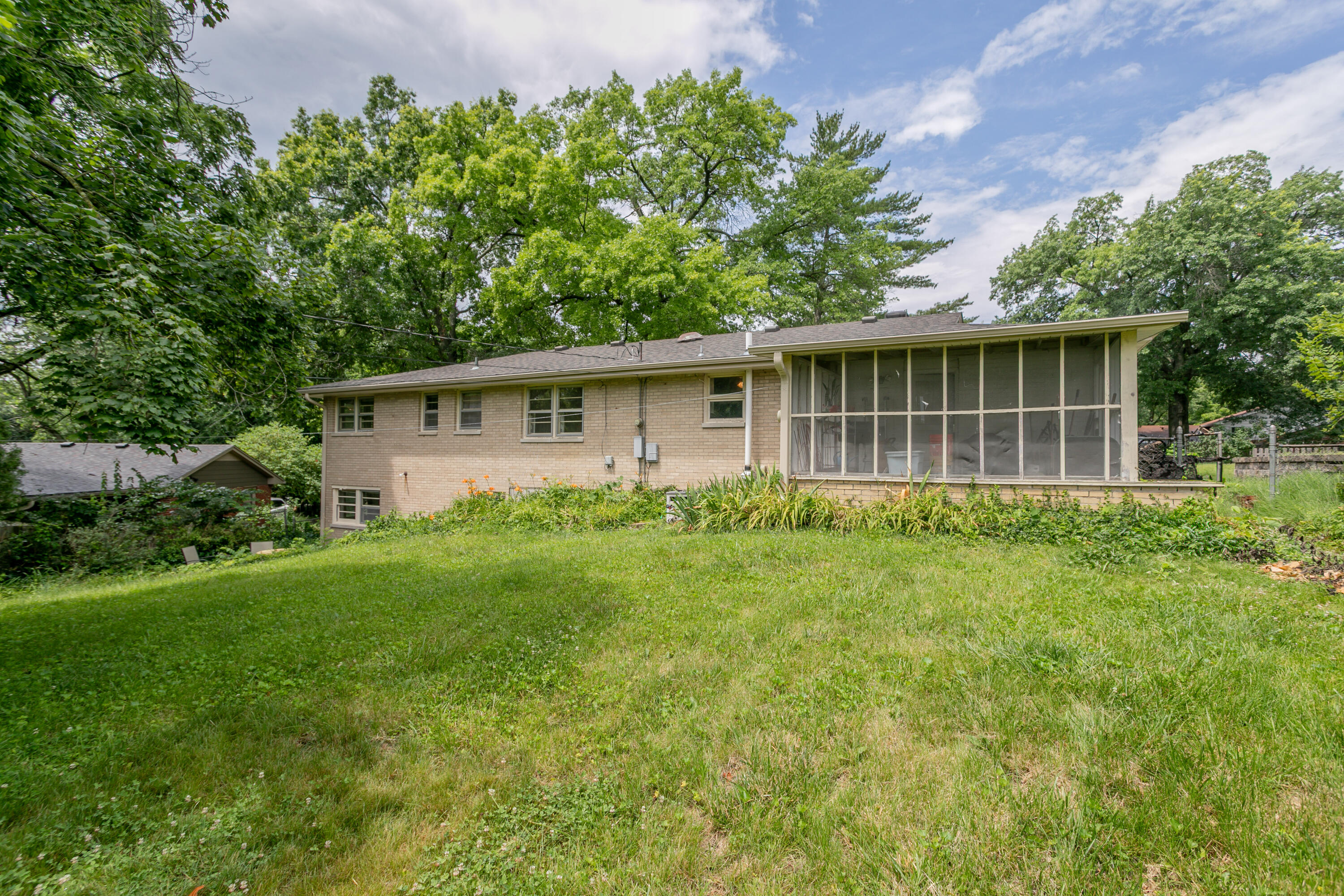 340 Crown Pt Property Photo 25