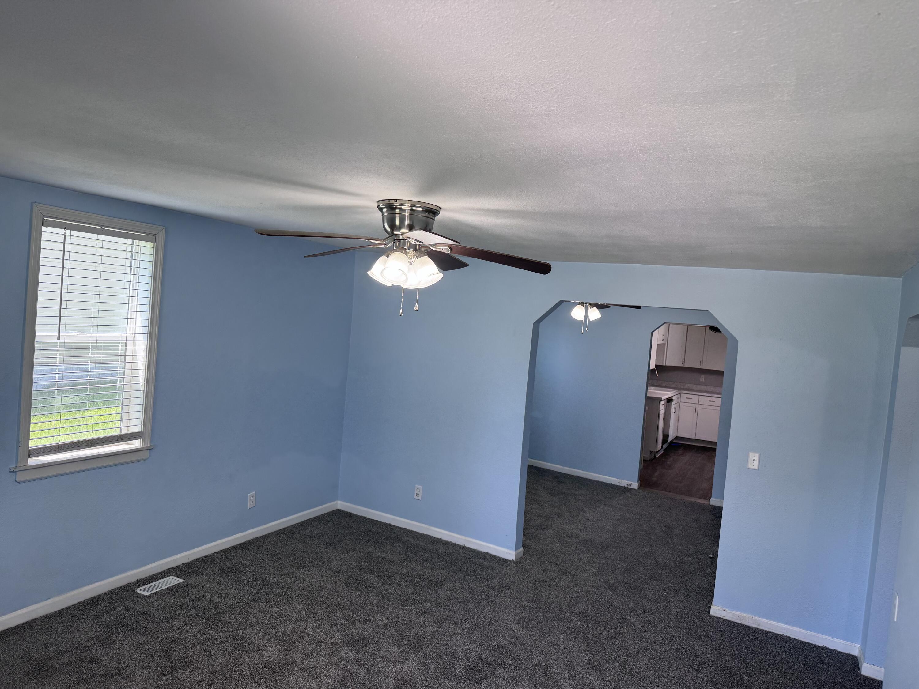 809 S 4th St Property Photo 6