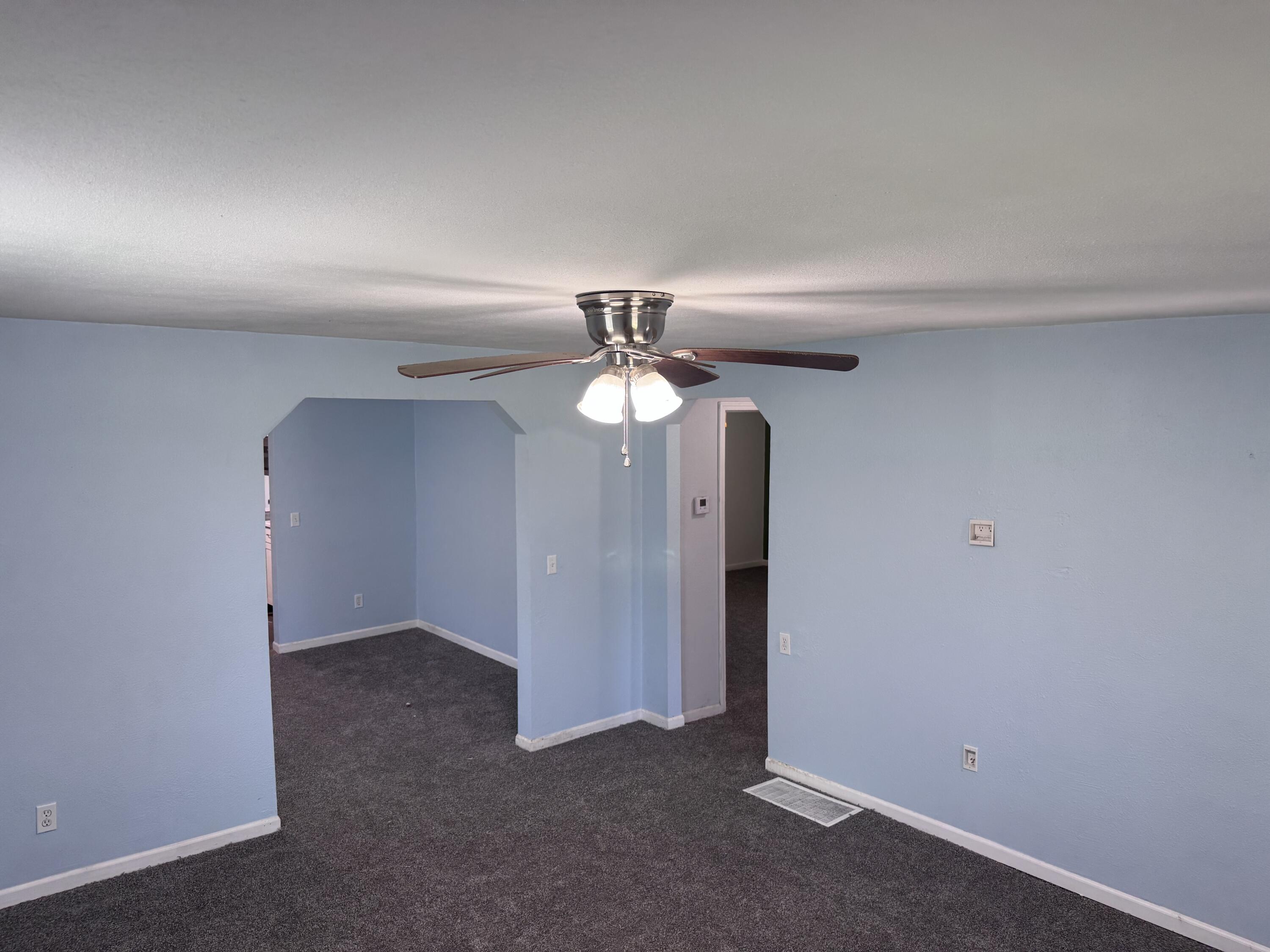 809 S 4th St Property Photo 7